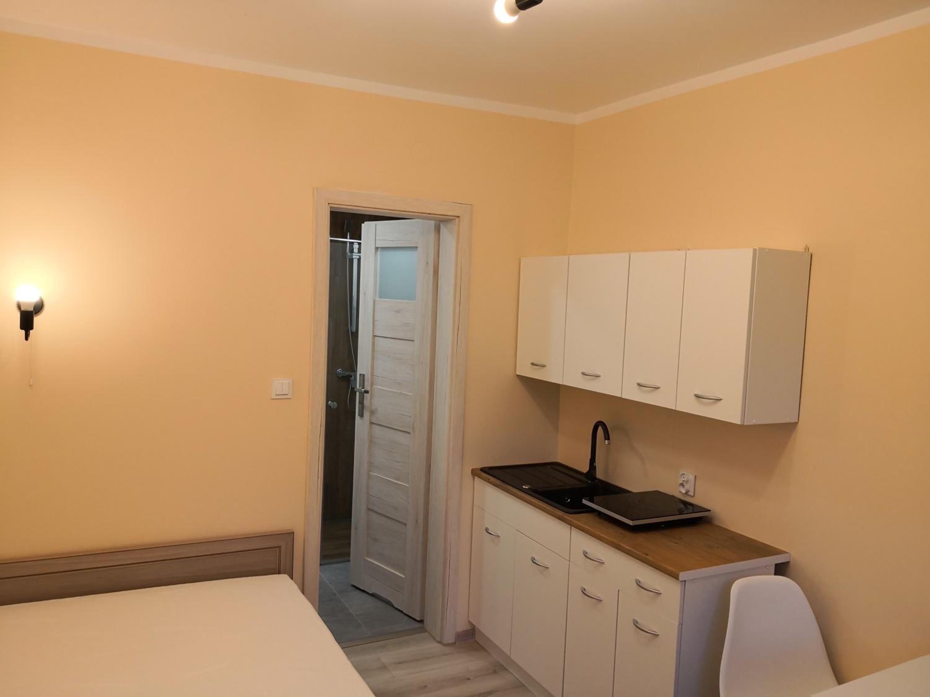 Double Room with Private Bathroom photo 3