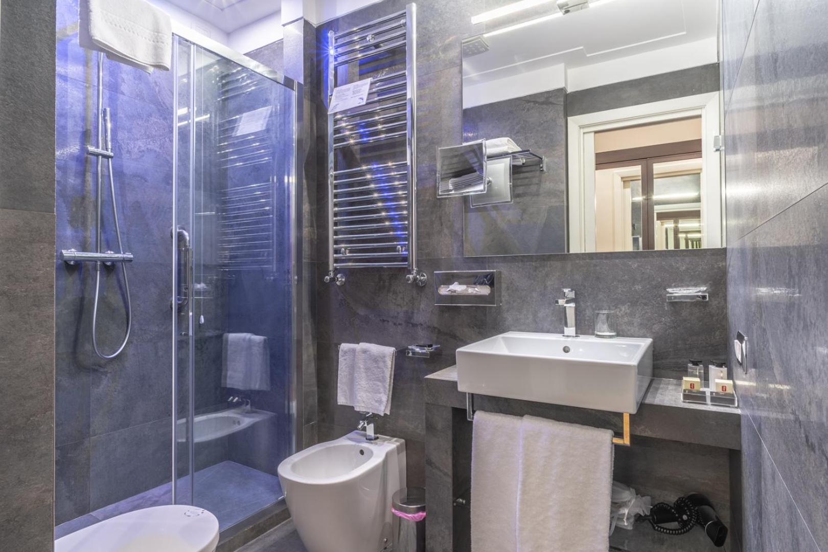Superior Double or Twin Room photo 2