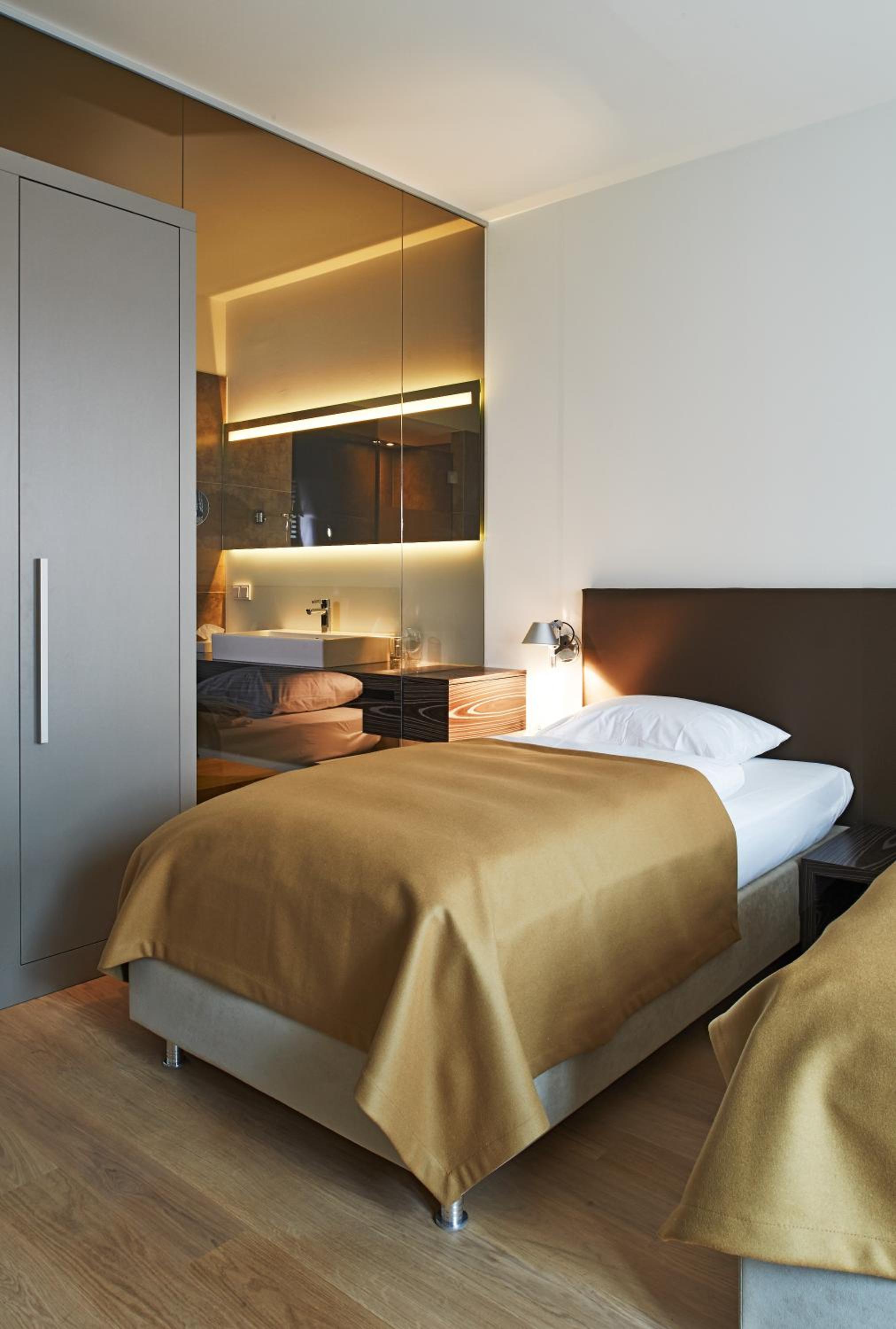 Comfort Double Room with Balcony - Photo 4