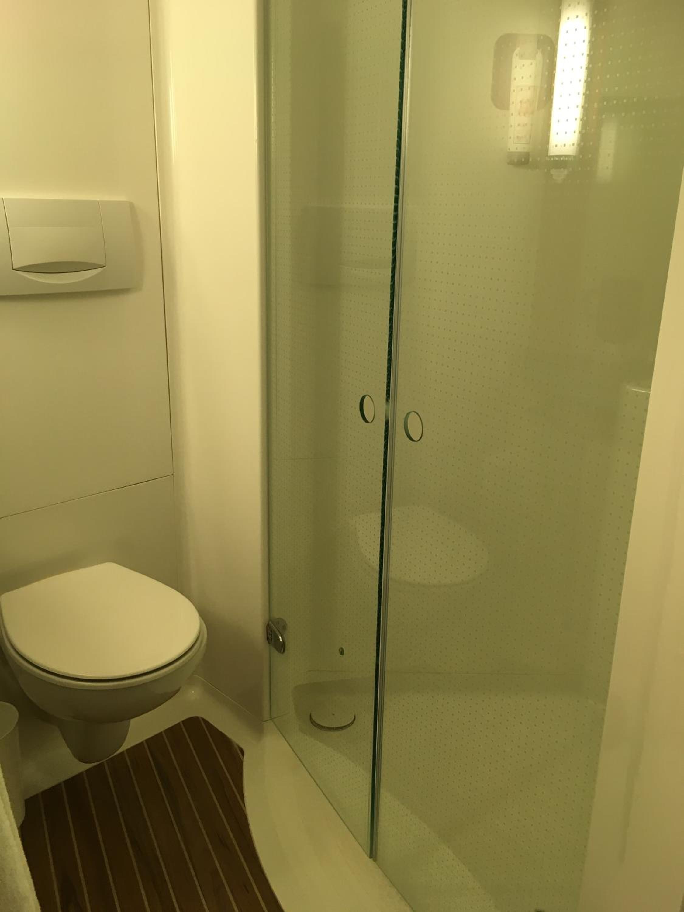 Standard Double Room - Photo 7