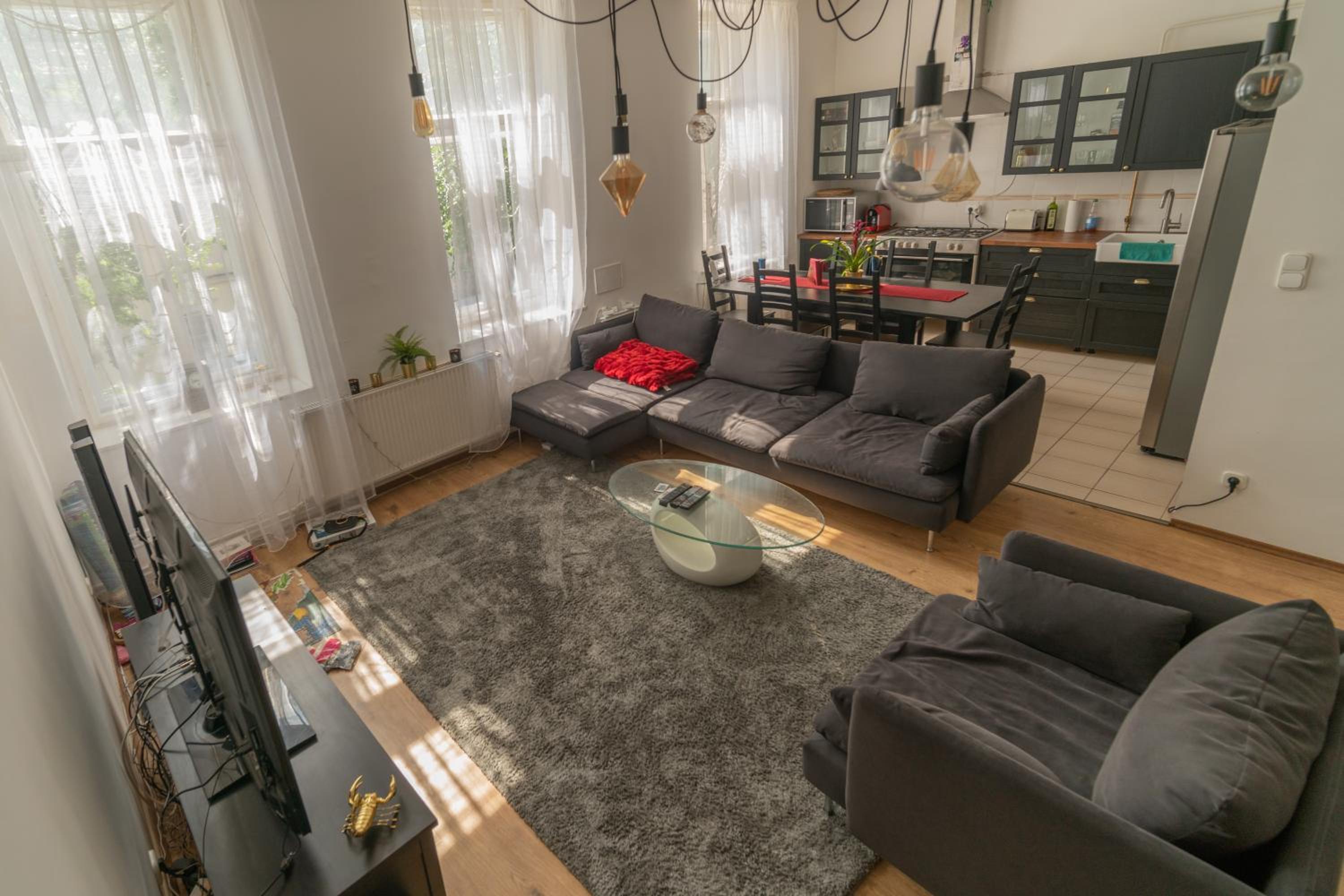 Three-Bedroom Apartment photo 1