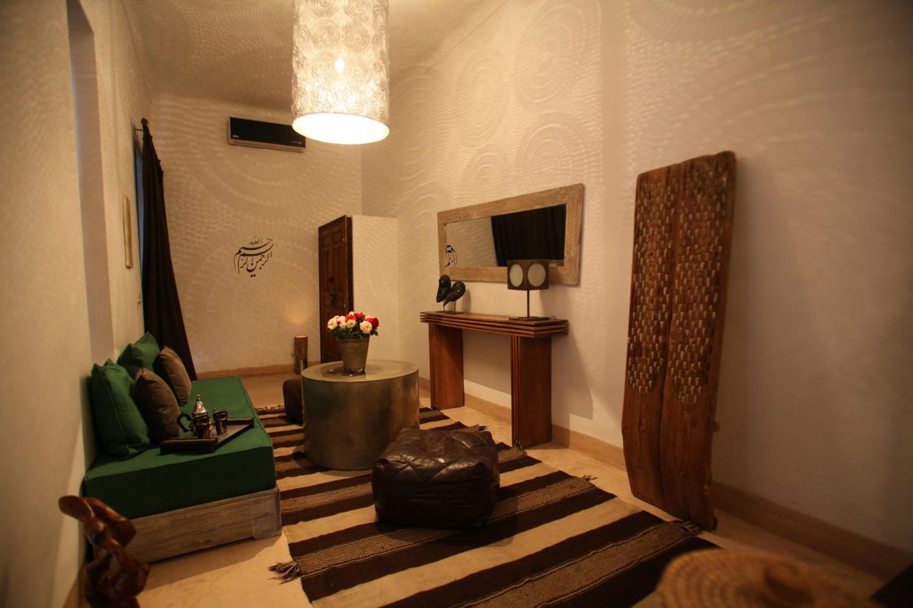 Suite - Photo 14