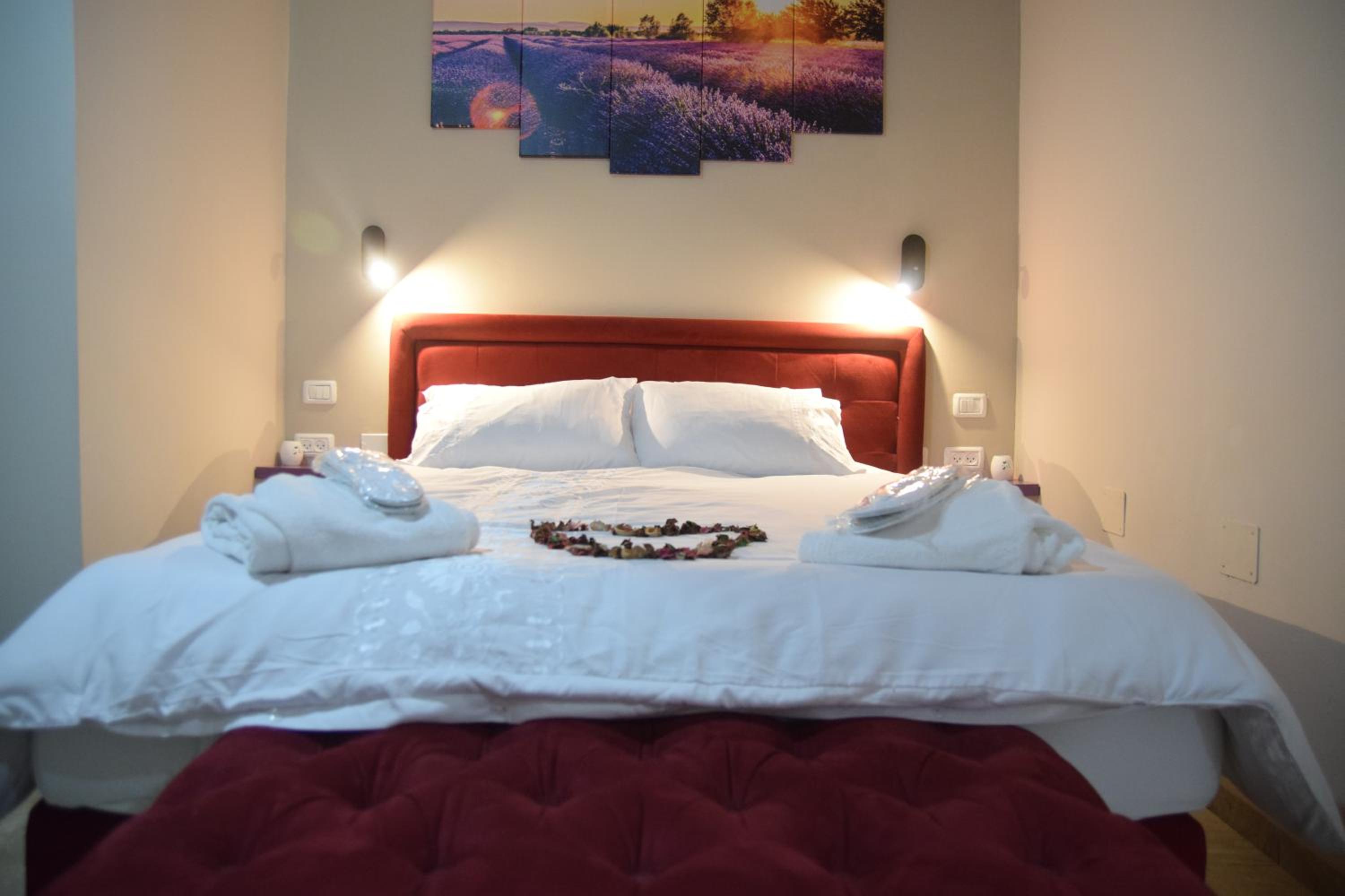Double Room - Photo 25