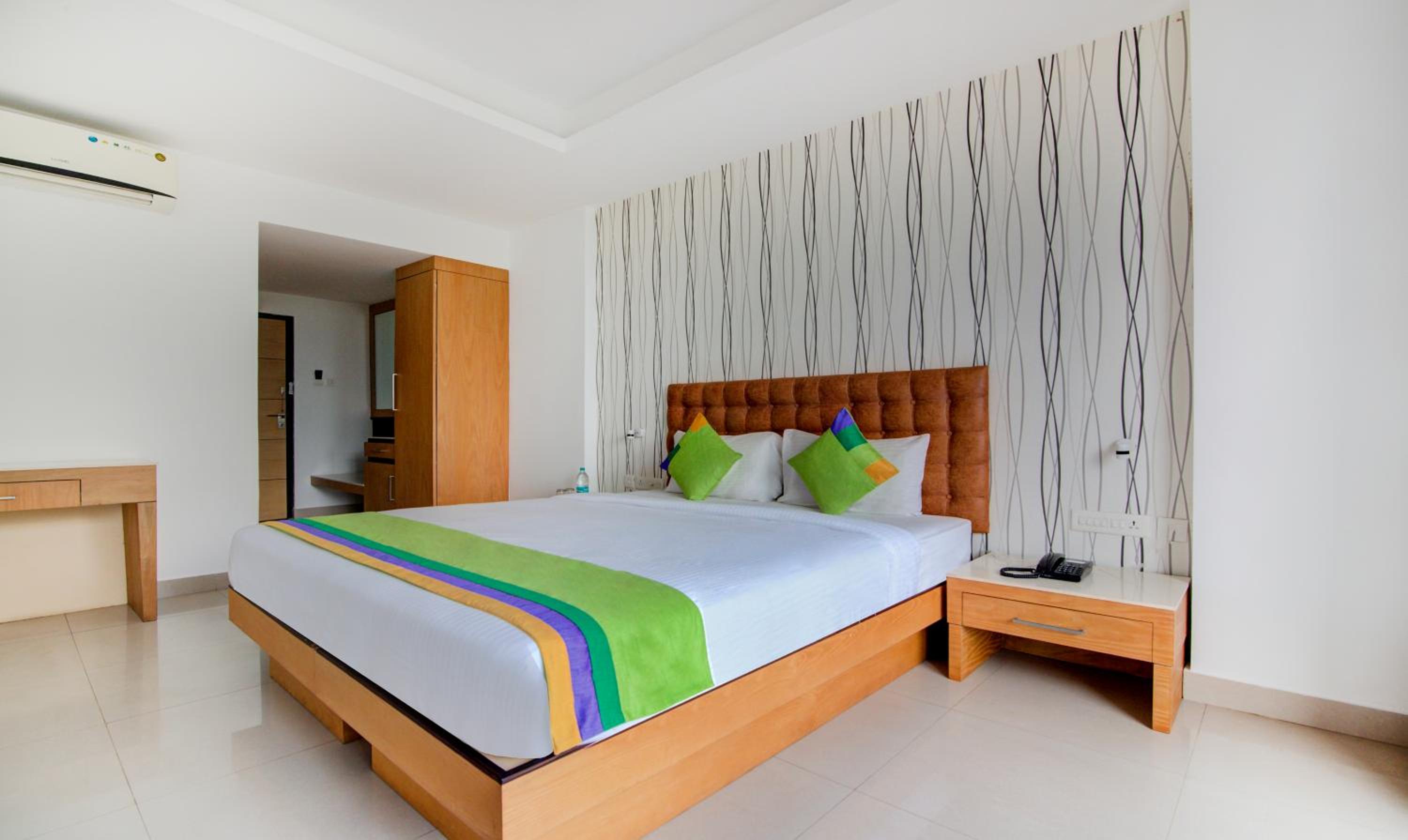 Standard Double Room - Photo 8