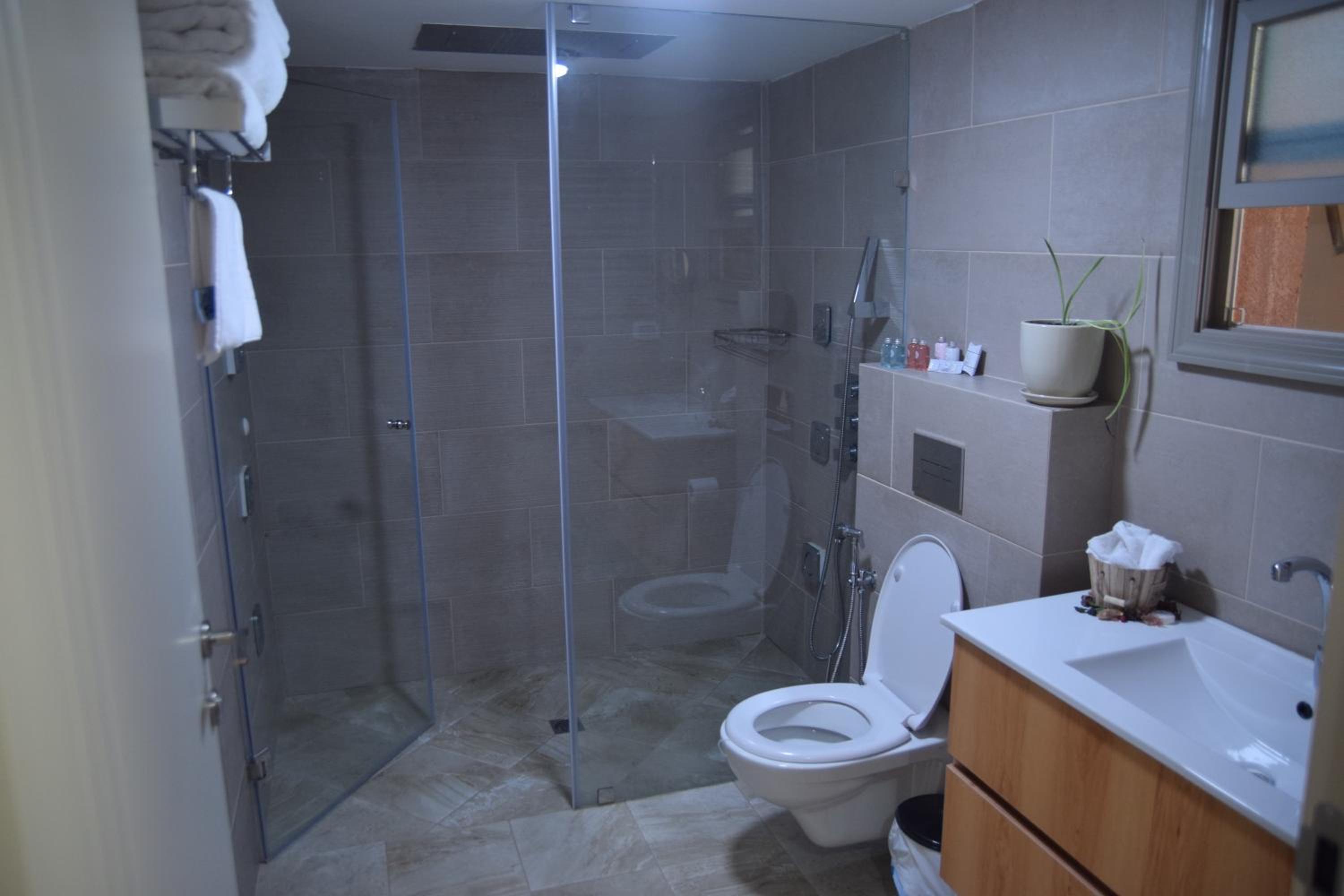 Double Room - Photo 28