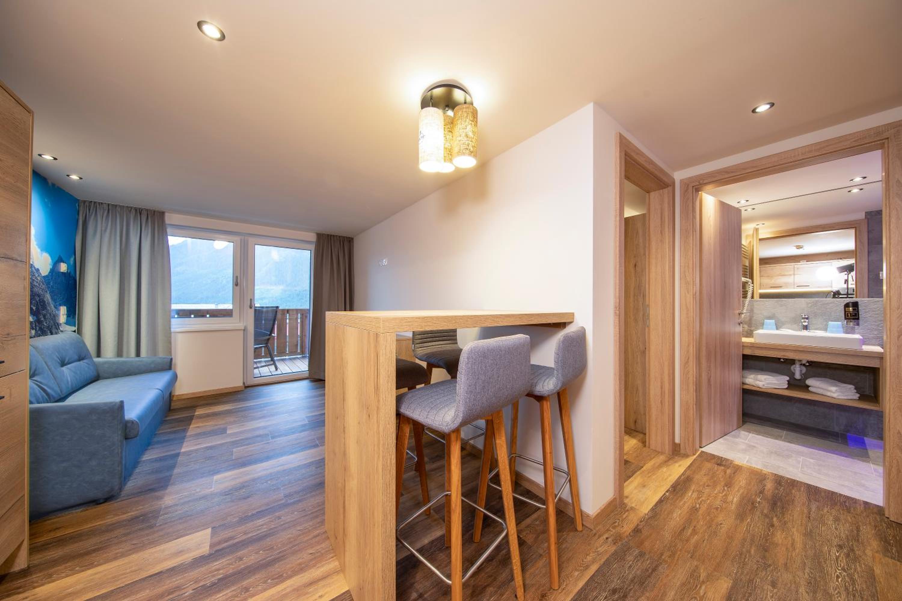 Deluxe Family Room - Photo 3