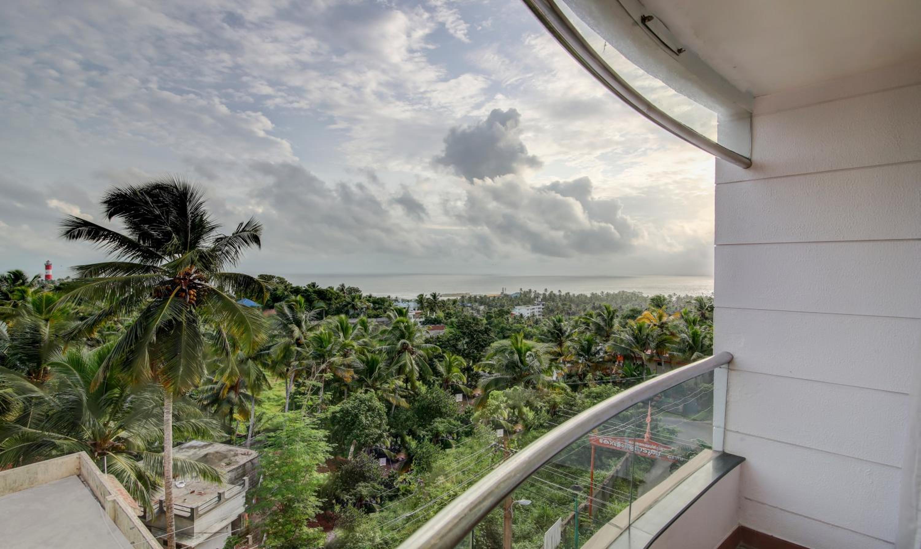 Suite with Balcony - Photo 7