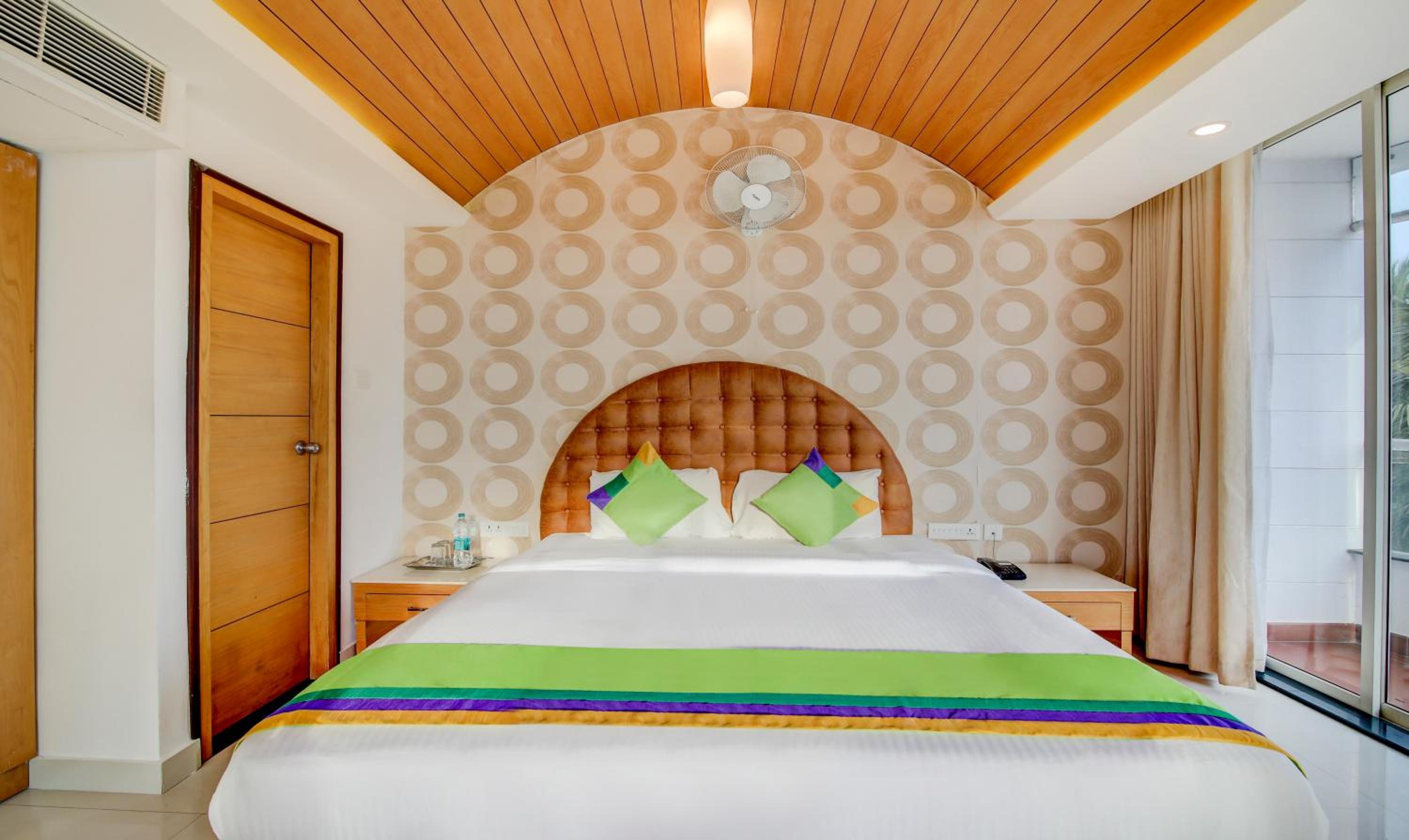 Suite with Balcony - Photo 6
