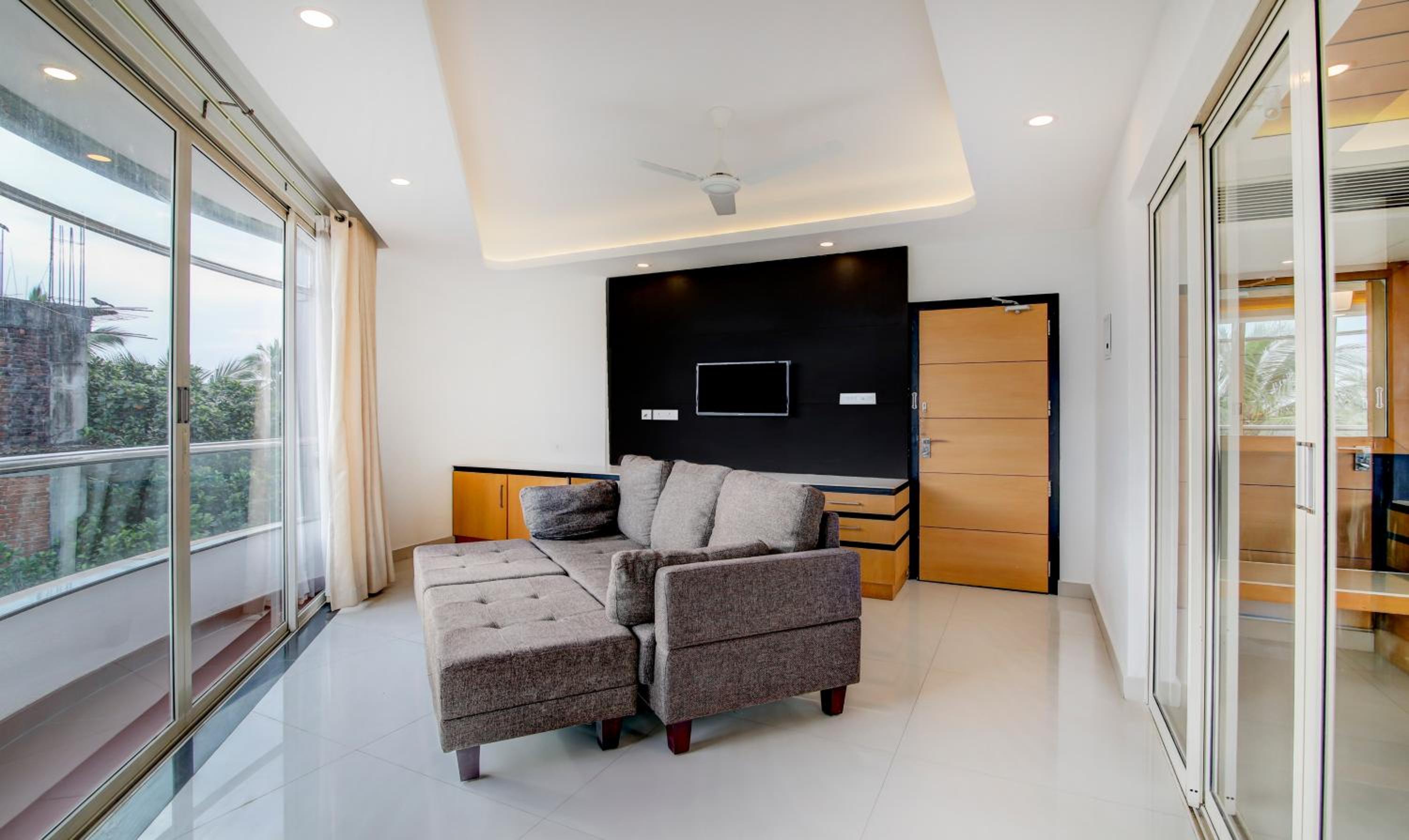 Suite with Balcony - Photo 8