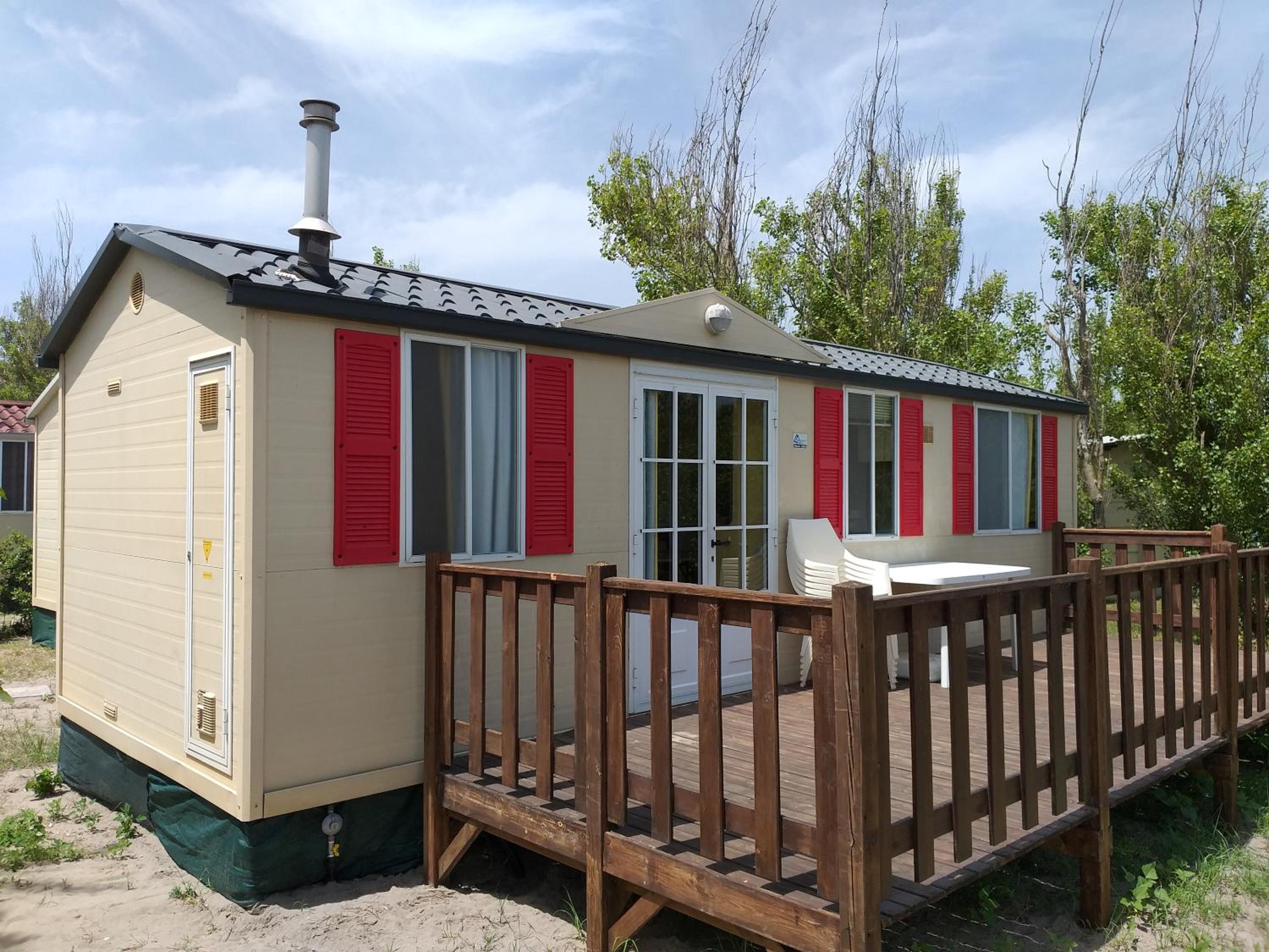 Mobile Home photo 2