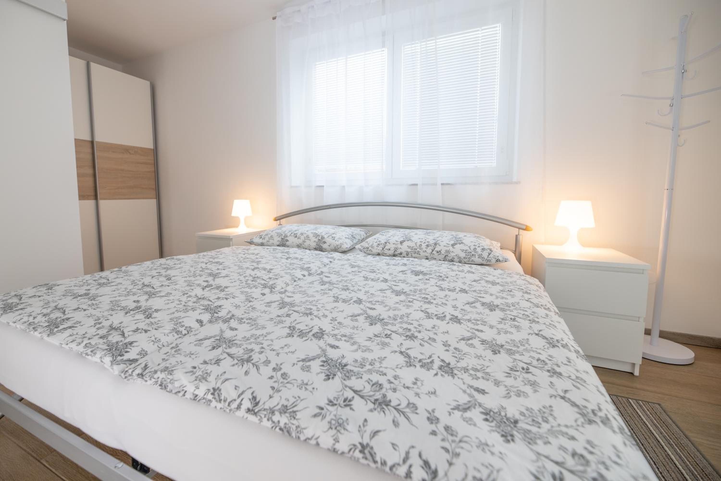 Queen Room with Garden View - Photo 1