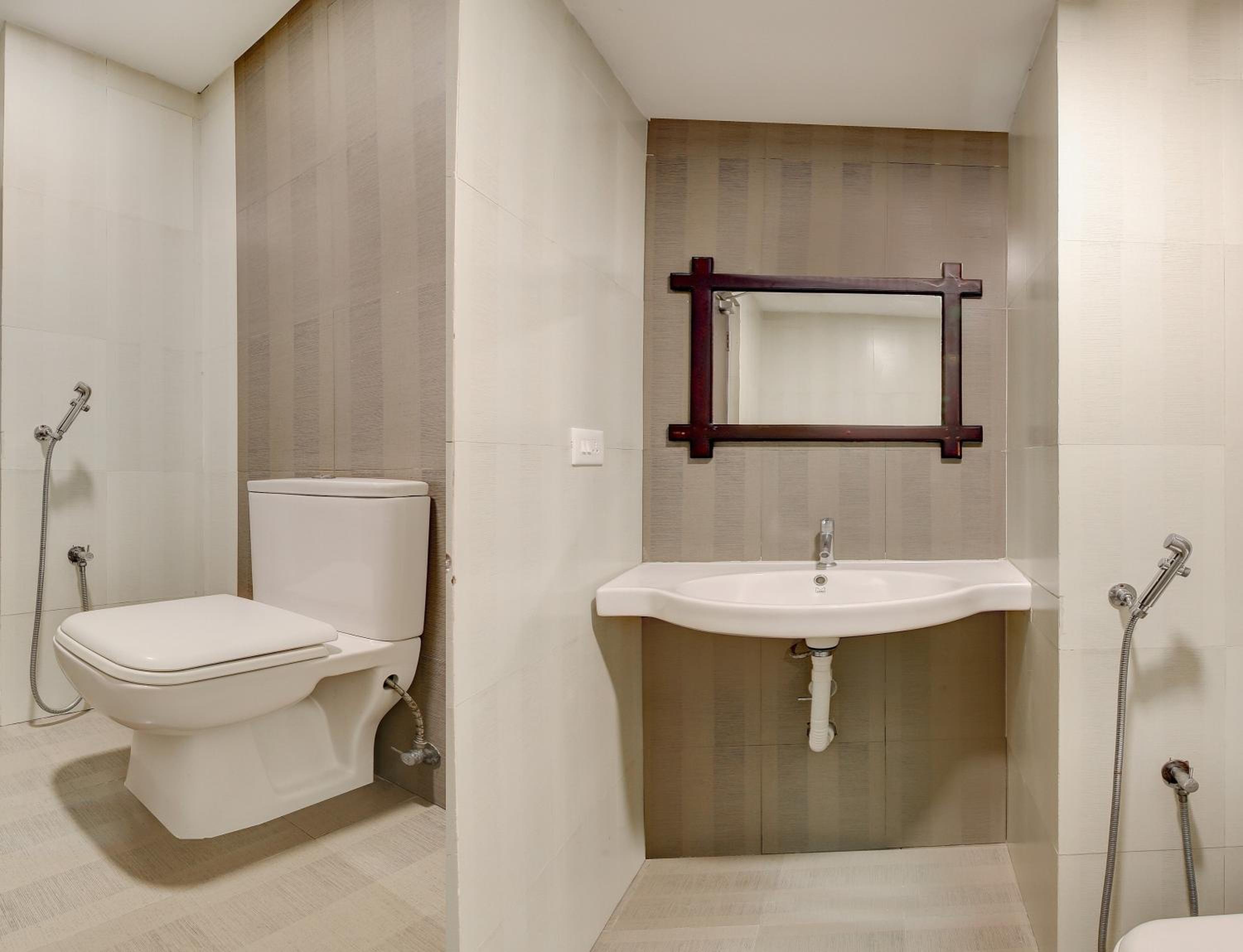 Standard Double Room - Photo 15