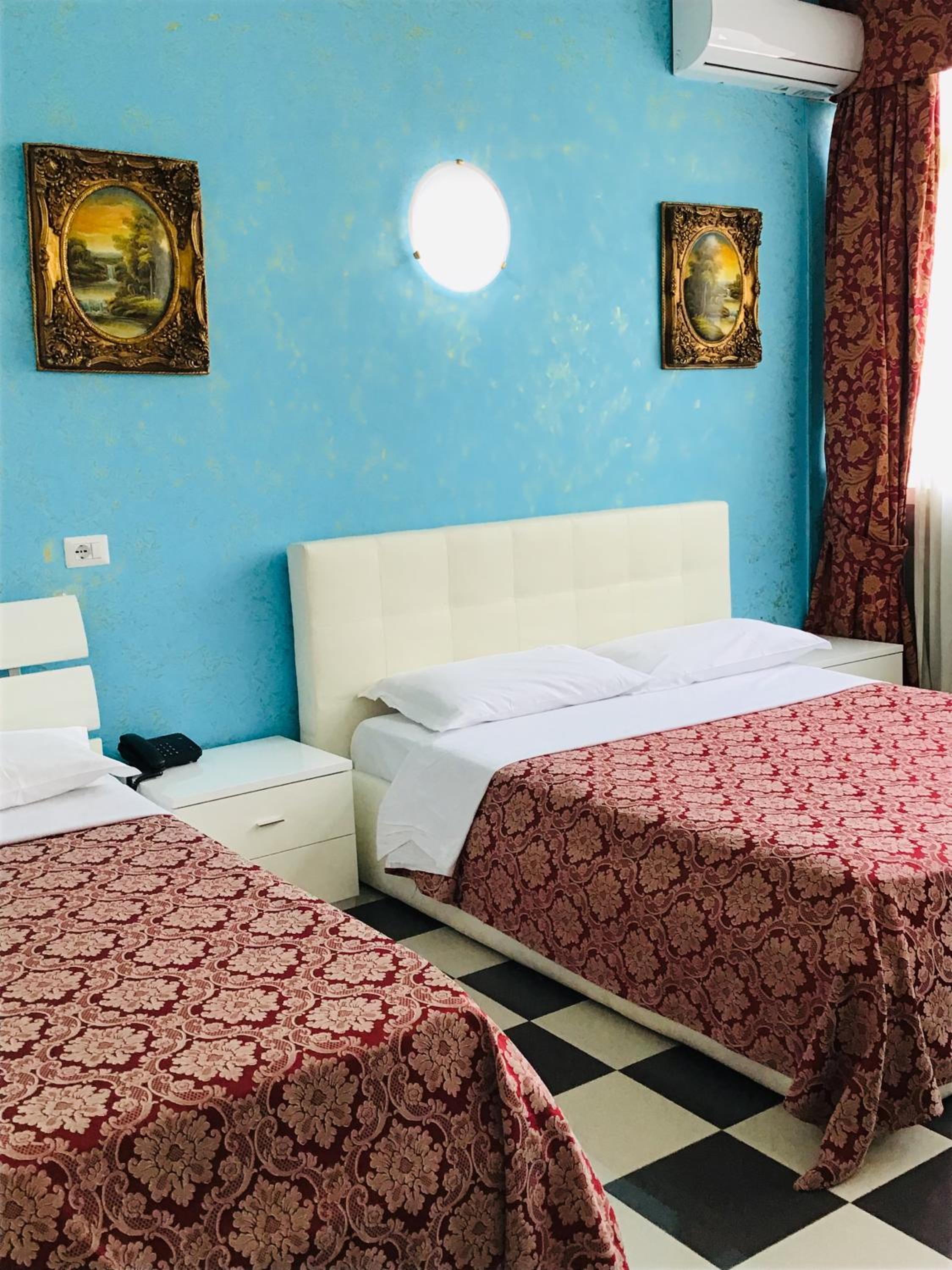 Triple Room - Photo 5