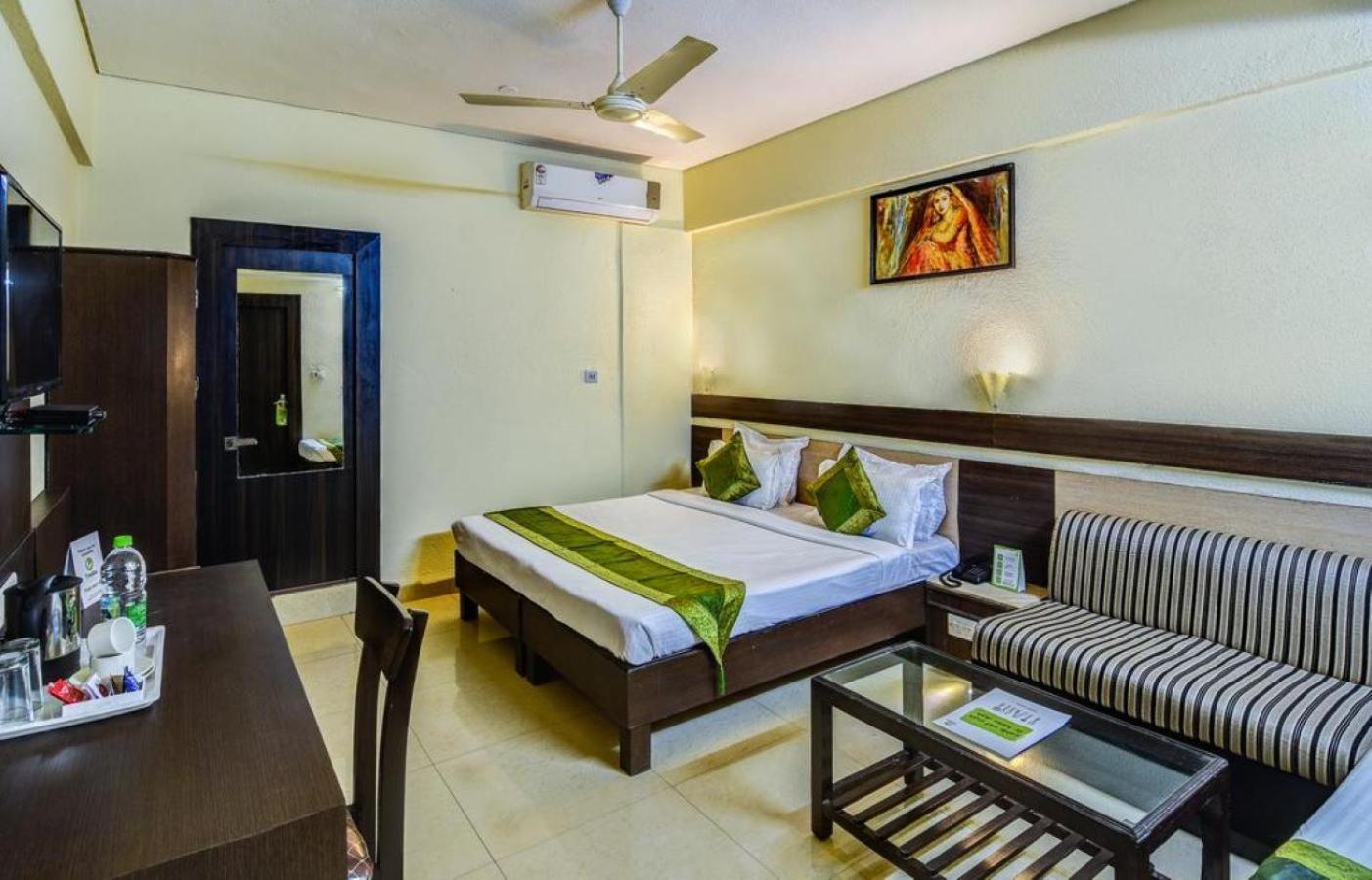 Superior Double or Twin Room photo 2