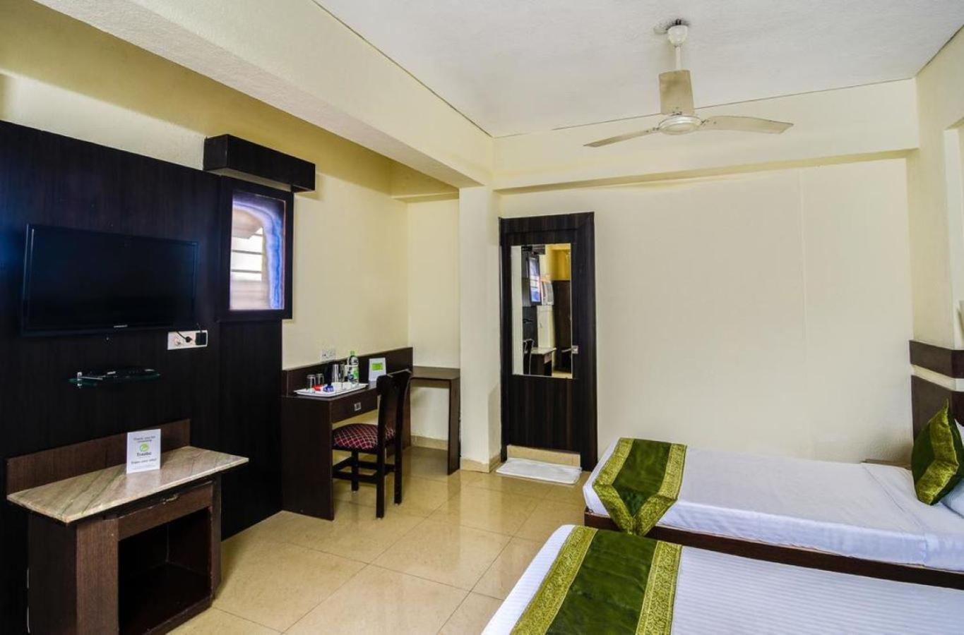 Deluxe Double Room photo 2