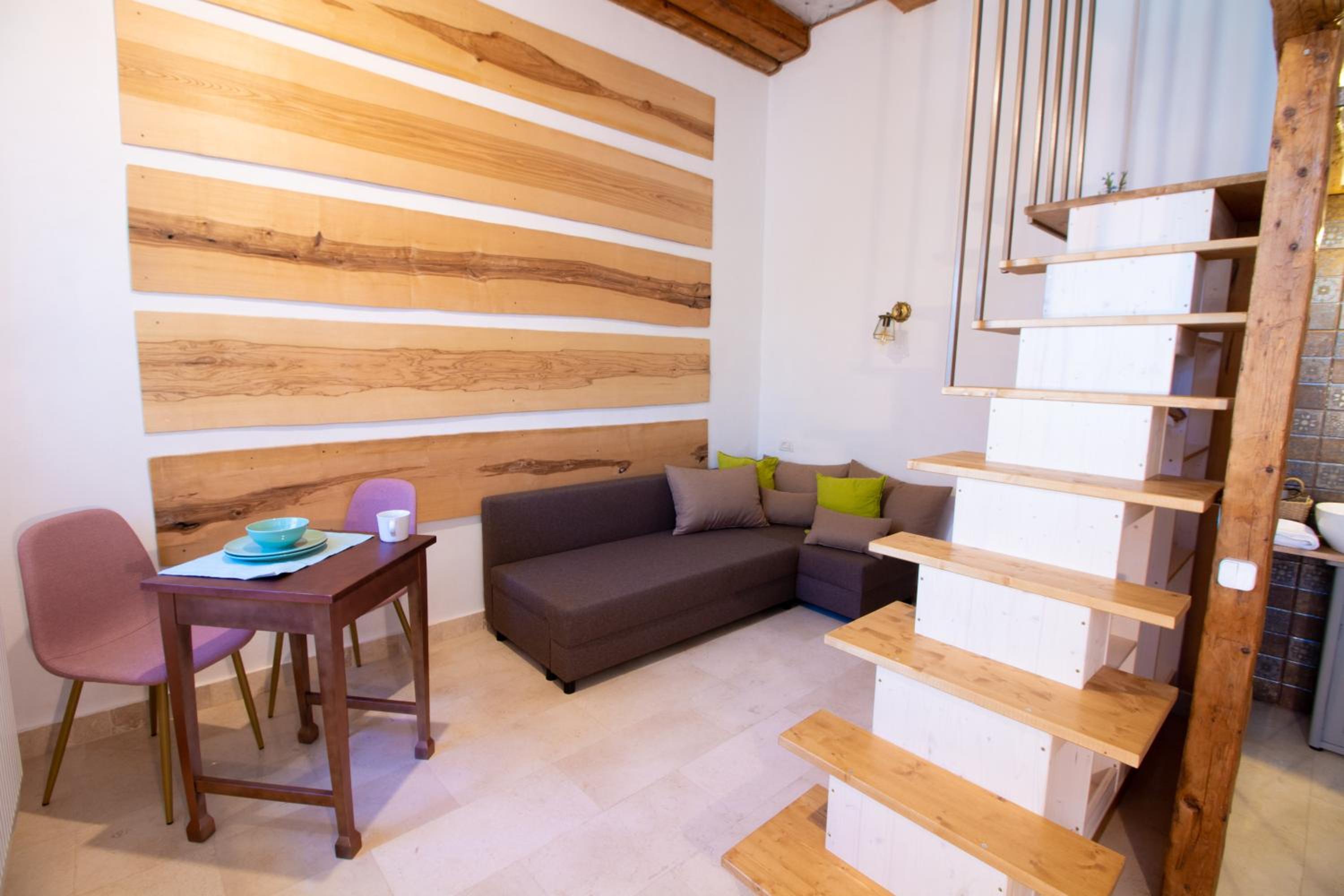 Studio Apartment 2
