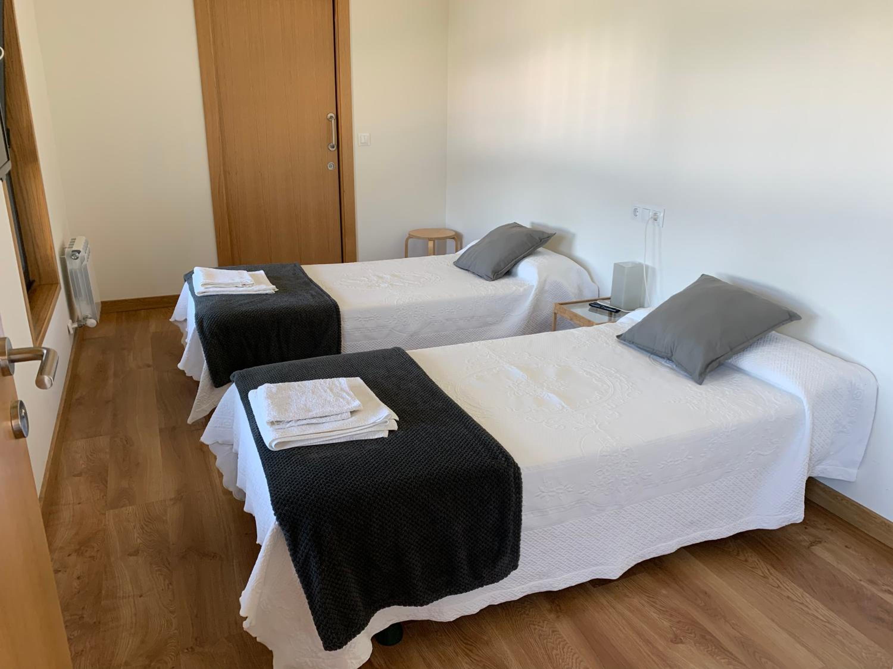 Double Room with Private Bathroom - Photo 3