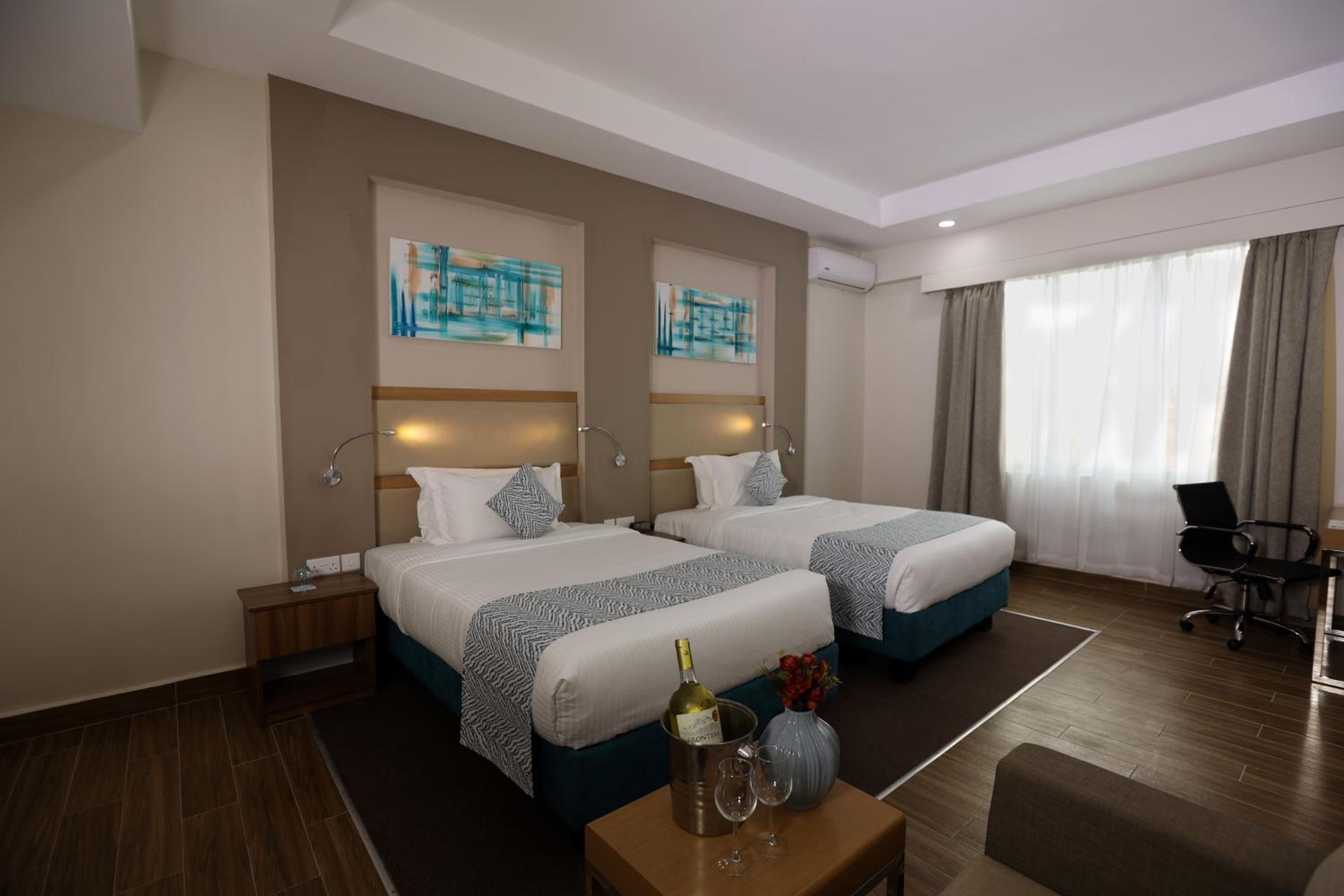 Superior Twin Room - Photo 11