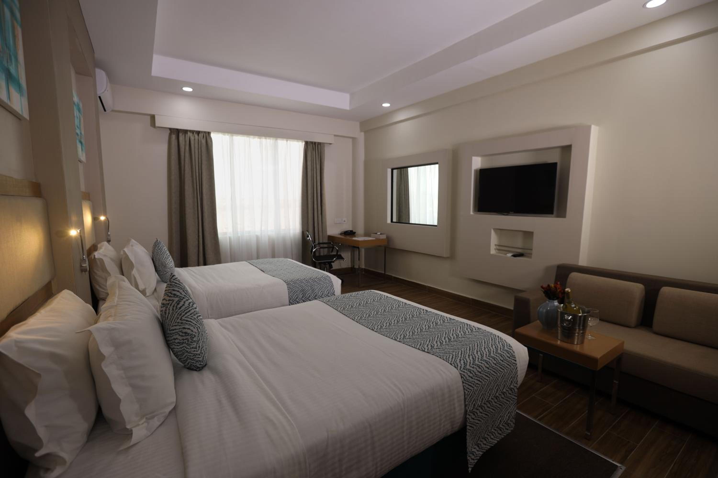 Superior Twin Room - Photo 30