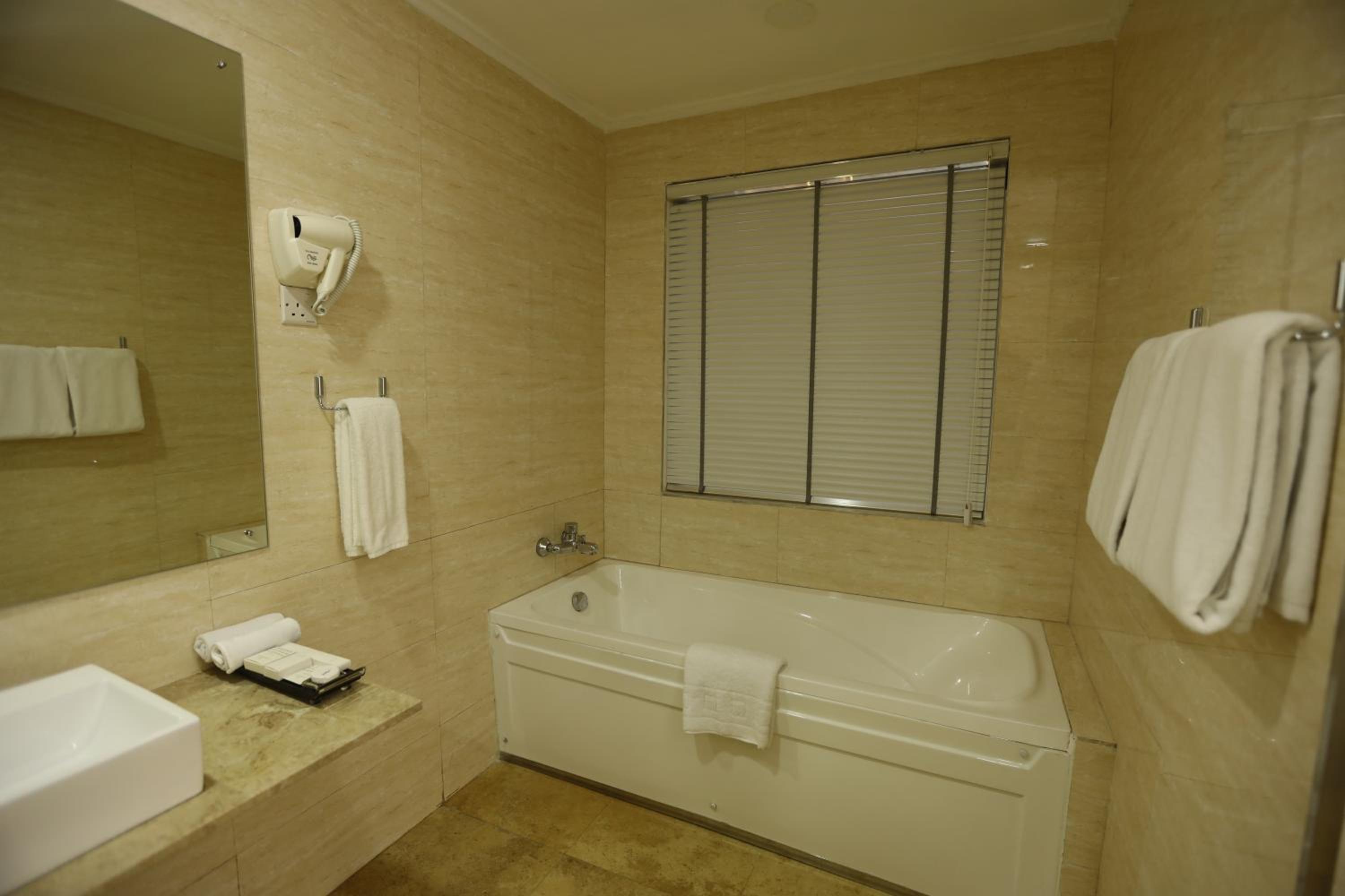 Superior Twin Room - Photo 32