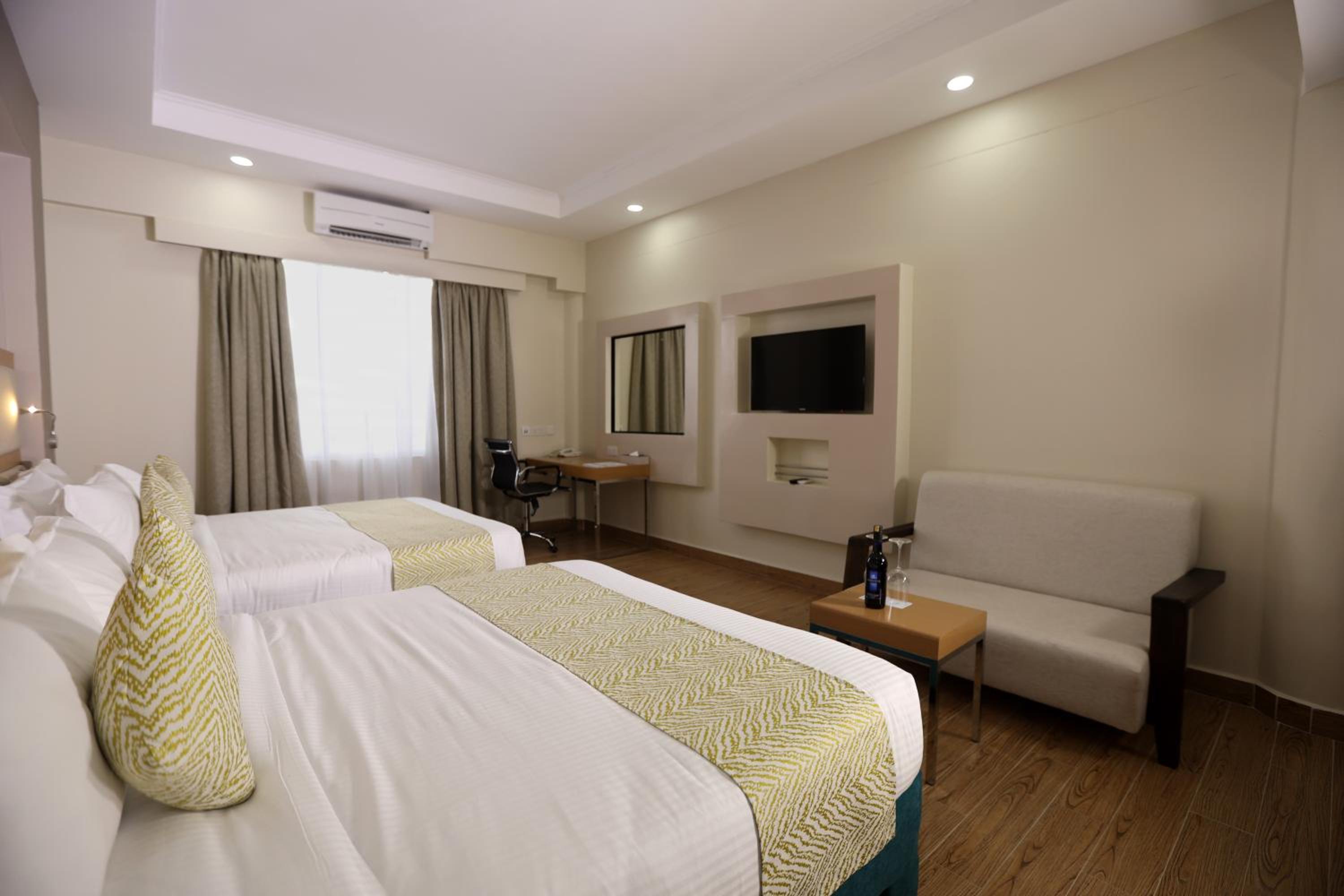 Deluxe Twin Room - Photo 3