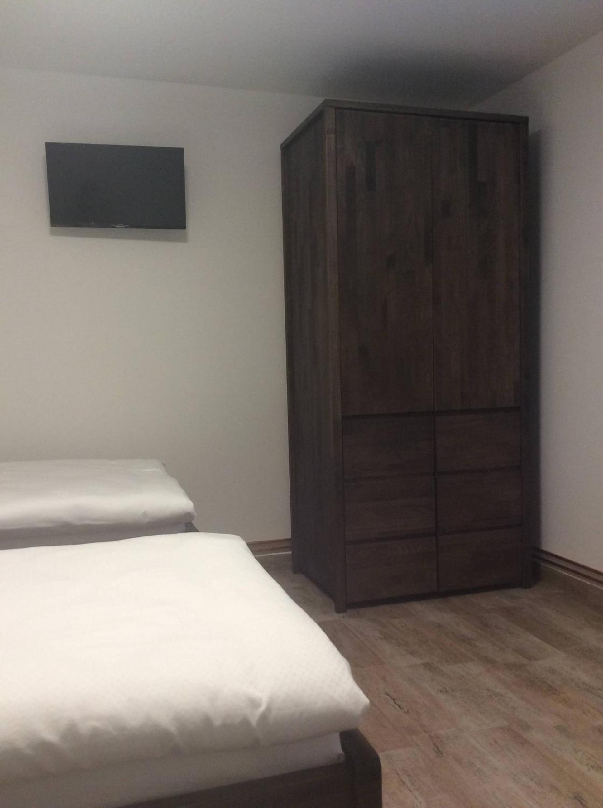 Triple Room with Shared Bathroom photo 2
