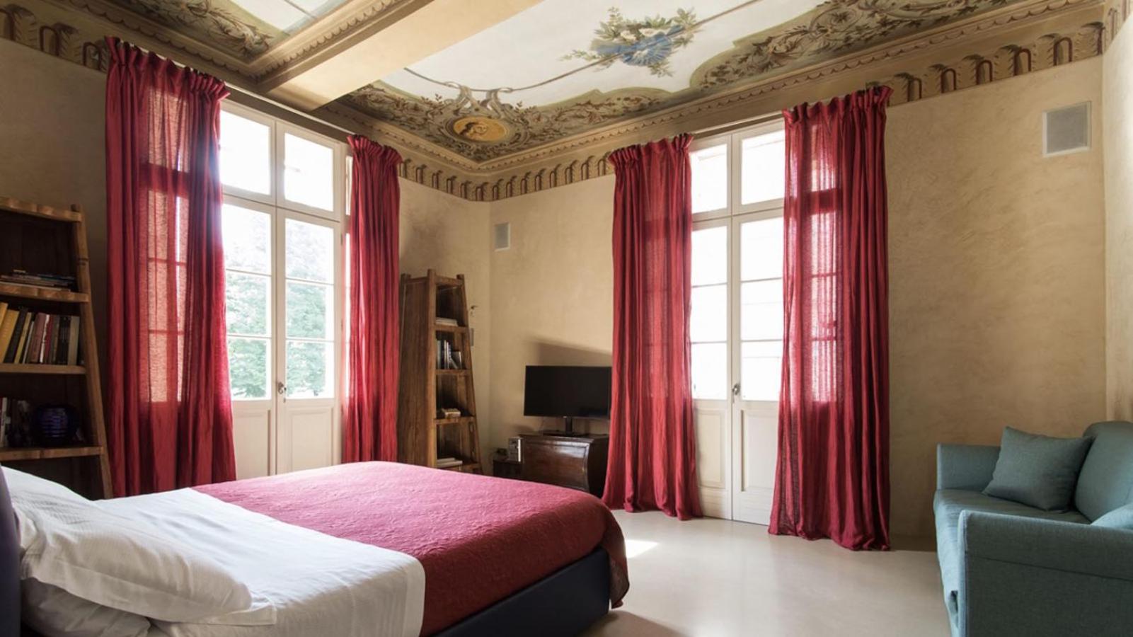 Deluxe King Suite