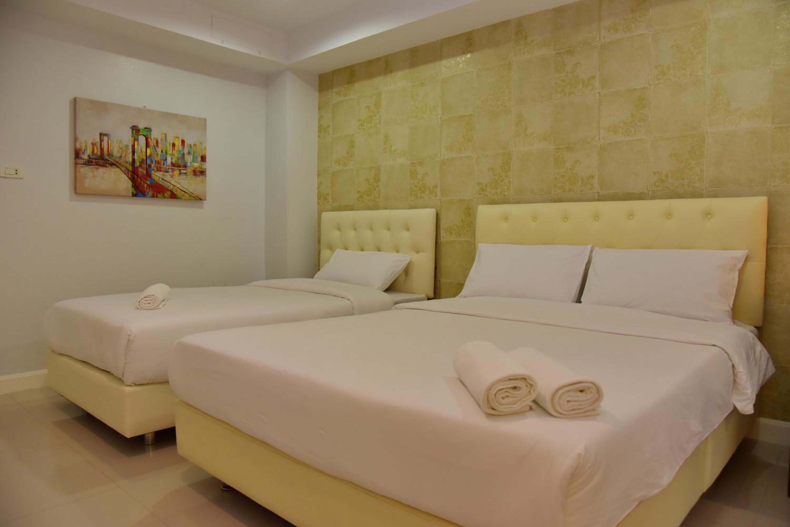 Triple Room with Private Bathroom photo 2
