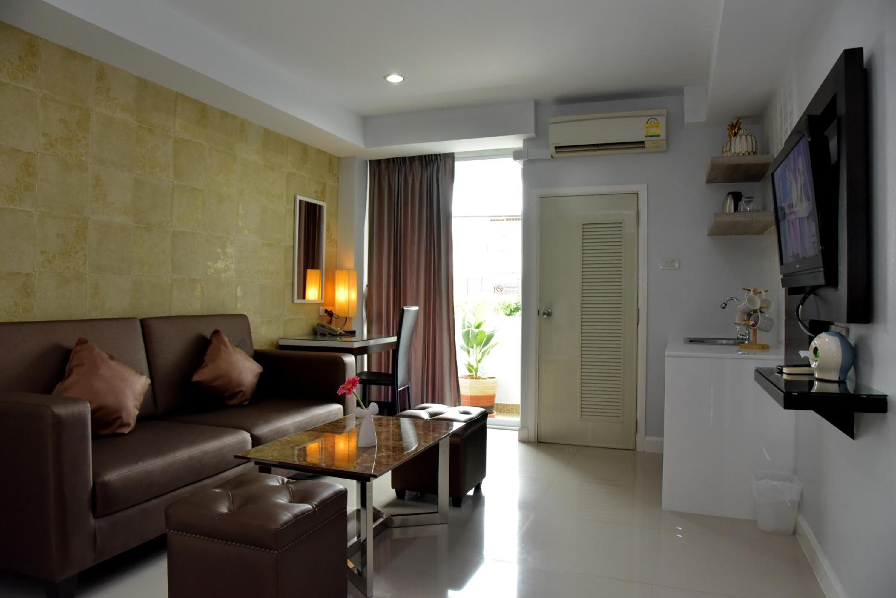 Triple Room with Private Bathroom