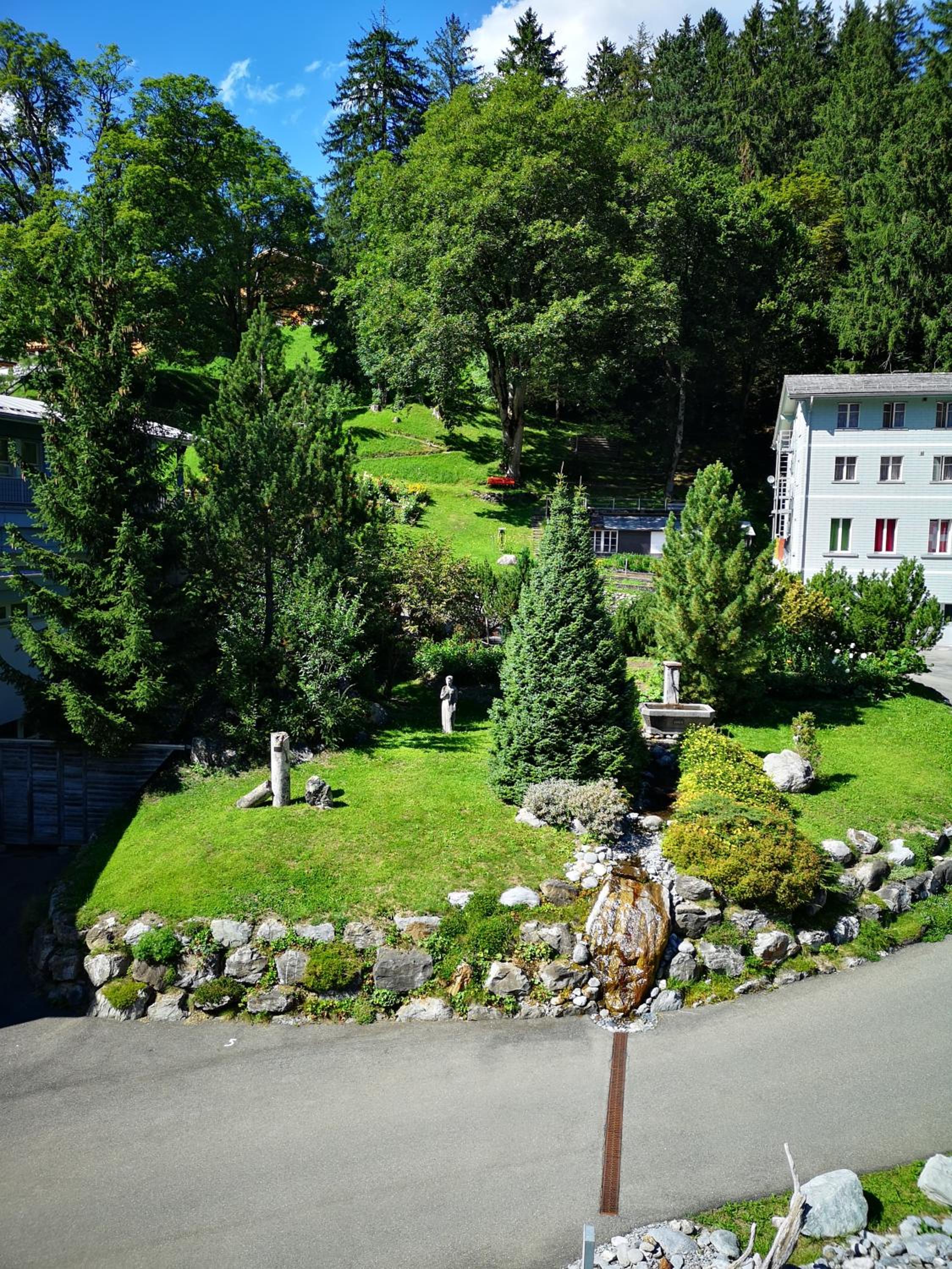 Deluxe Twin Room with Garden View photo 2