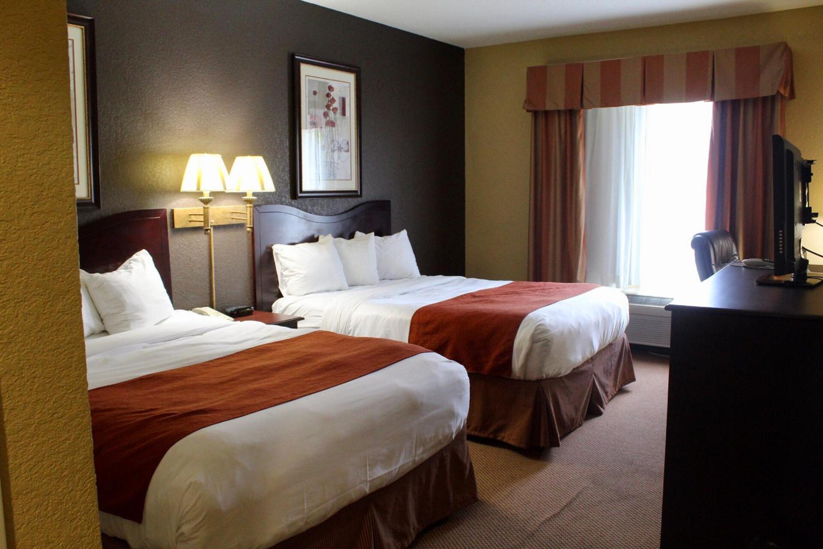 Queen Room with Two Queen Beds - Photo 1