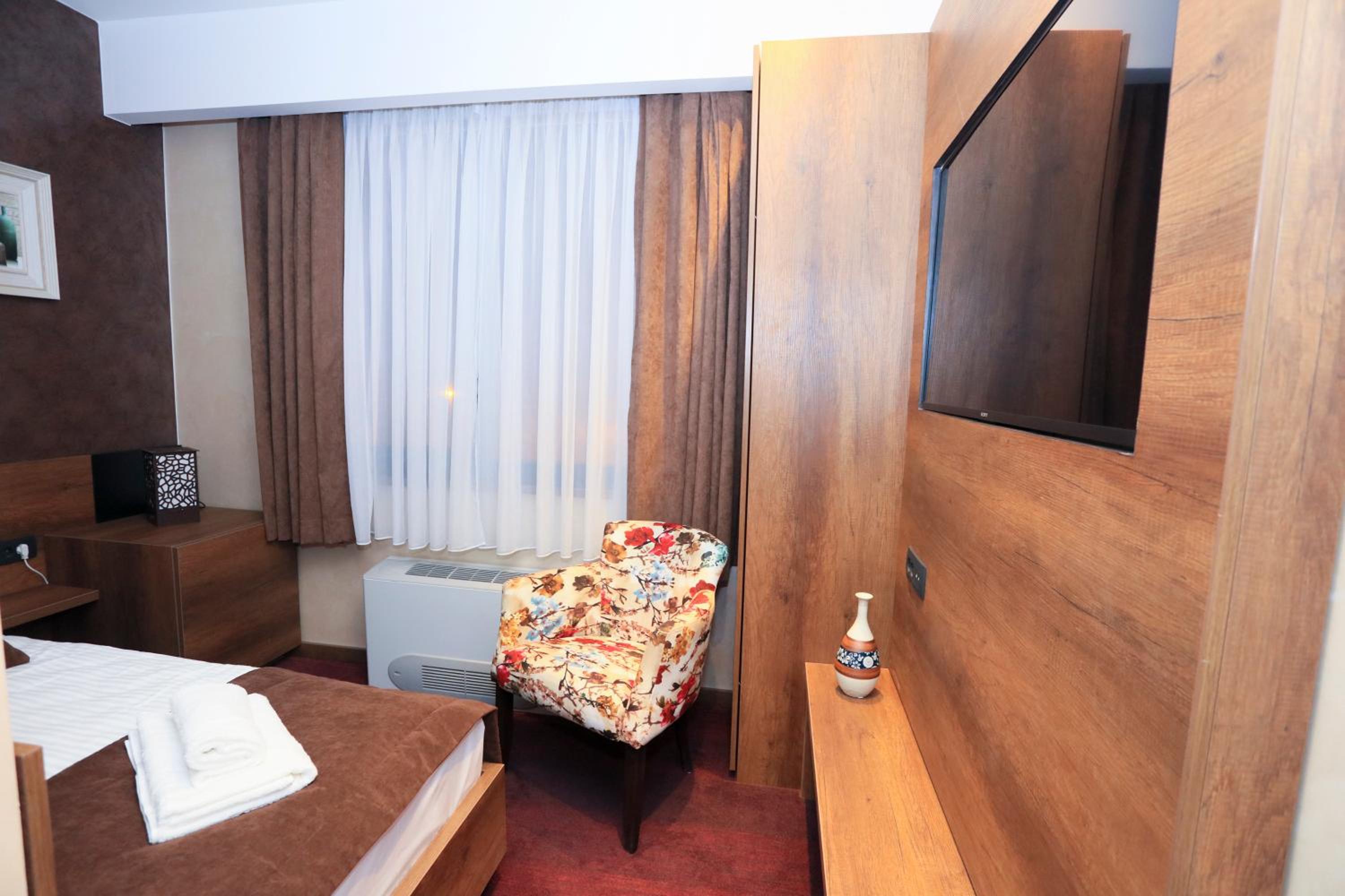 Single Room photo 2