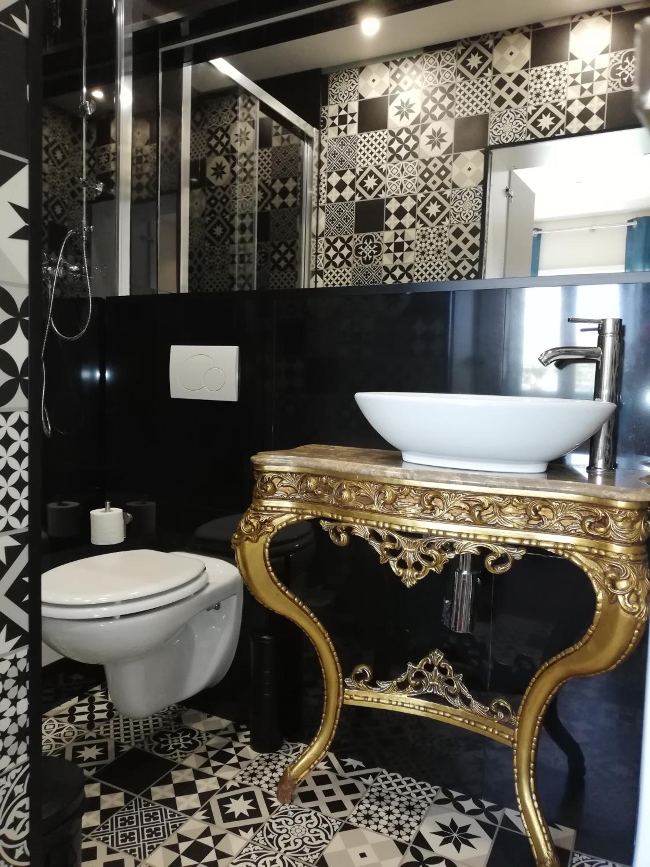 Double Room with Private Bathroom photo 3