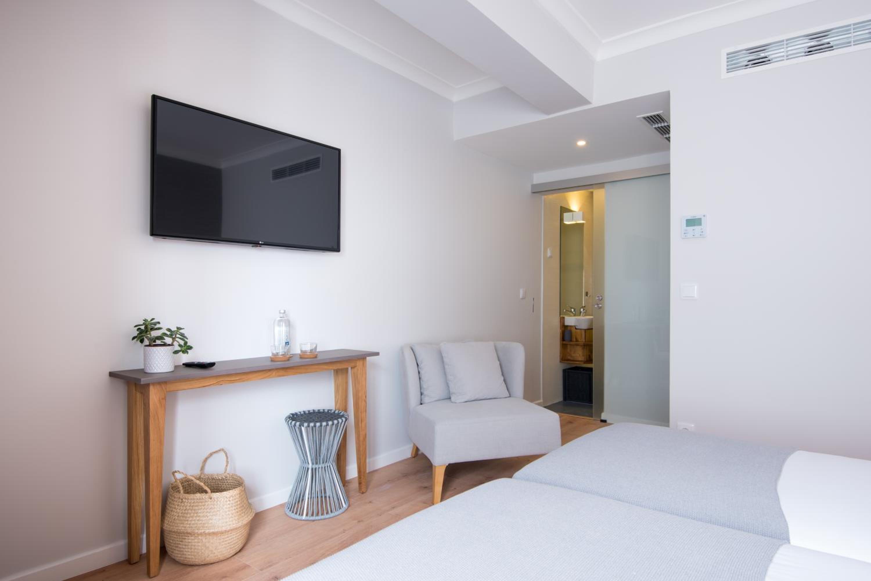 Twin Room - Photo 5