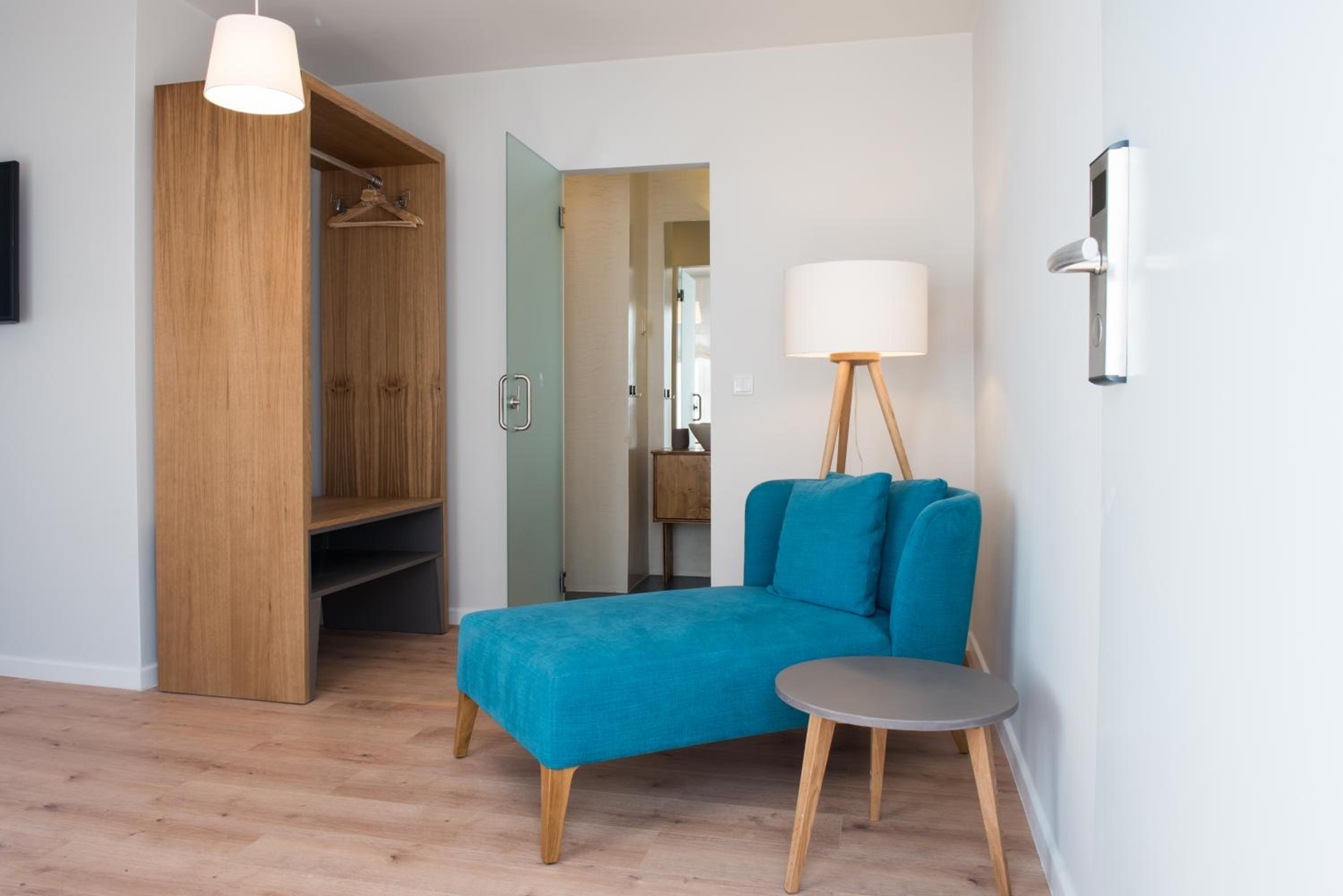 Superior Suite with View - Photo 5