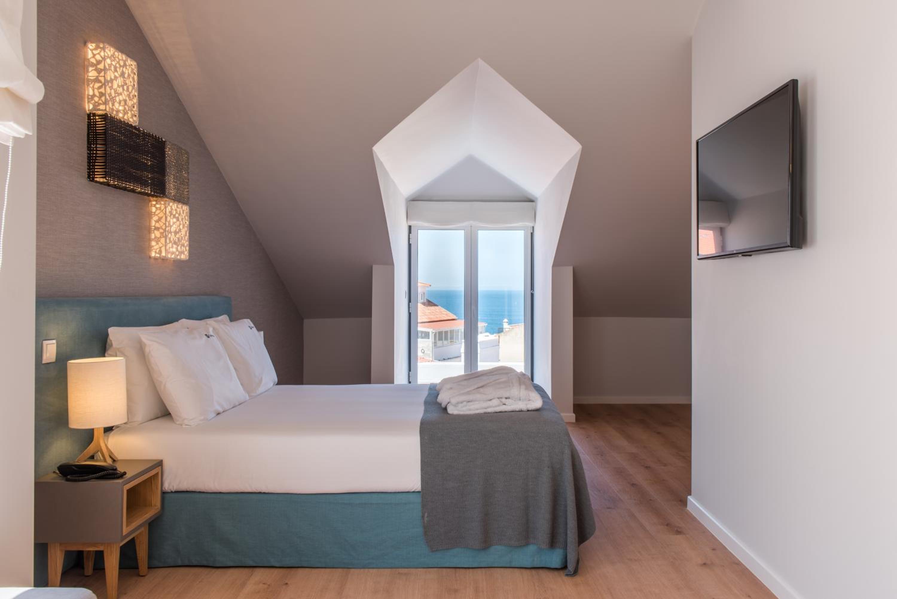 Superior Suite with View - Photo 1
