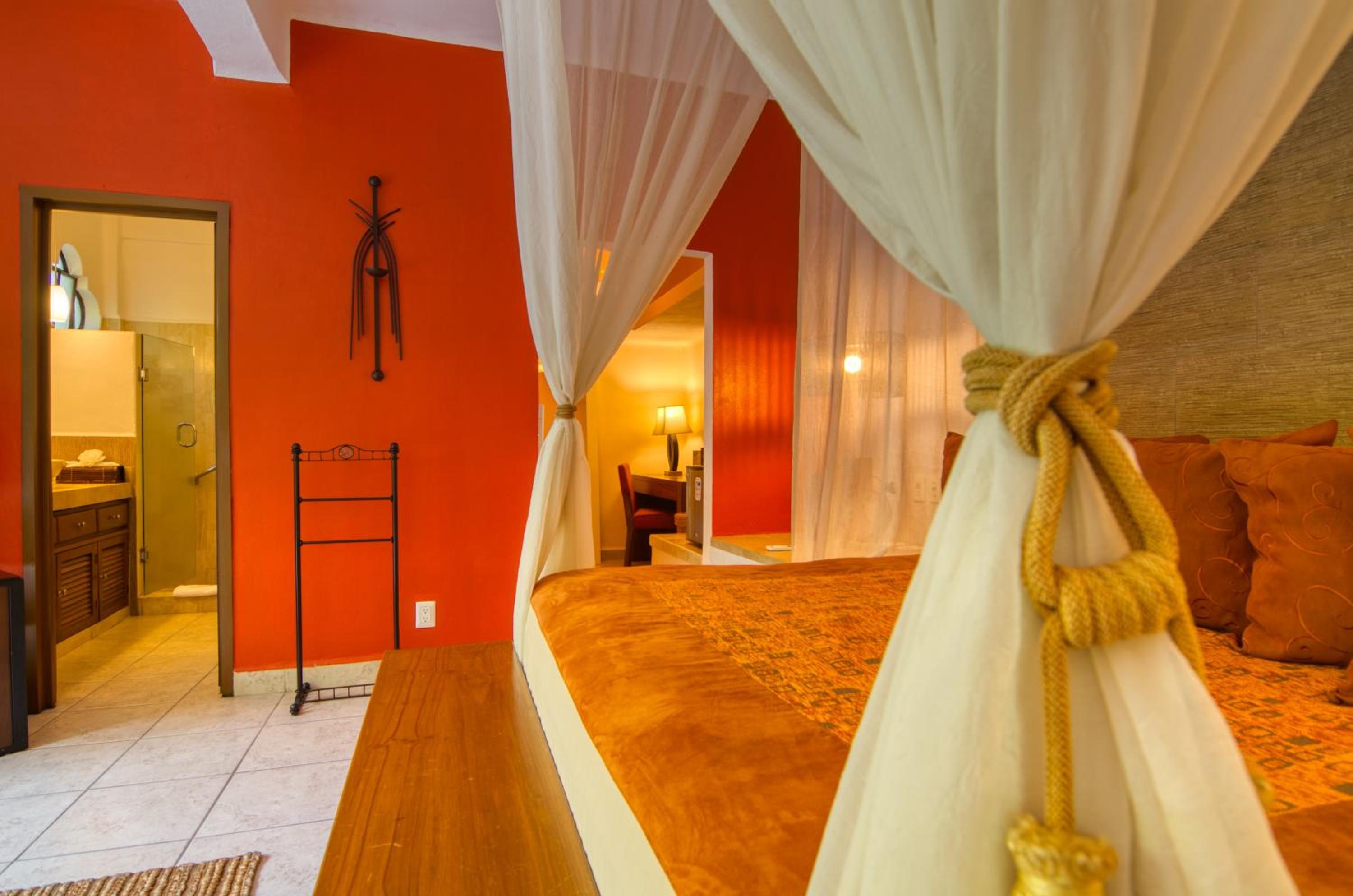 Deluxe Double Room - Photo 11