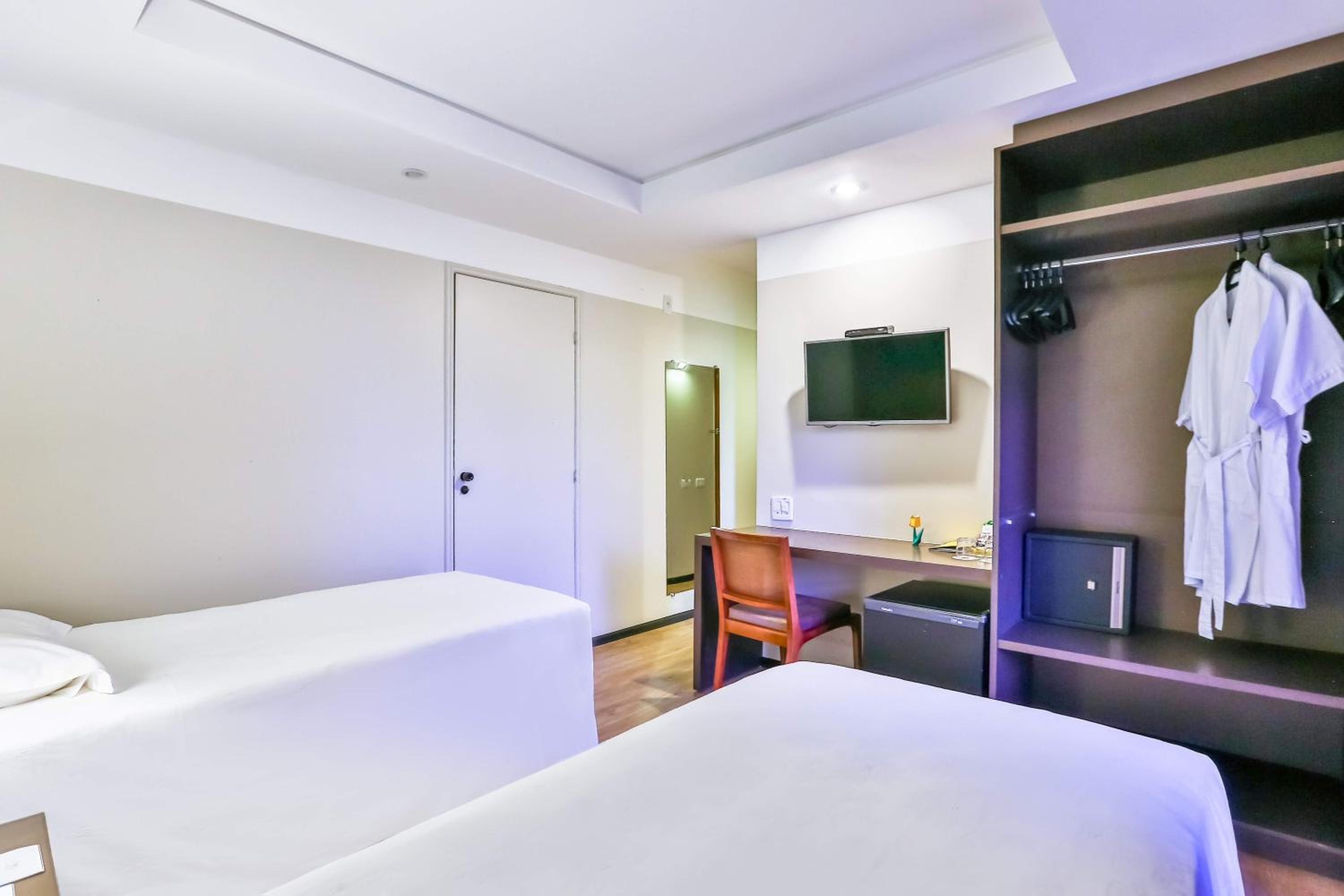 Golden Tulip Goiânia Address — Standard Twin Room