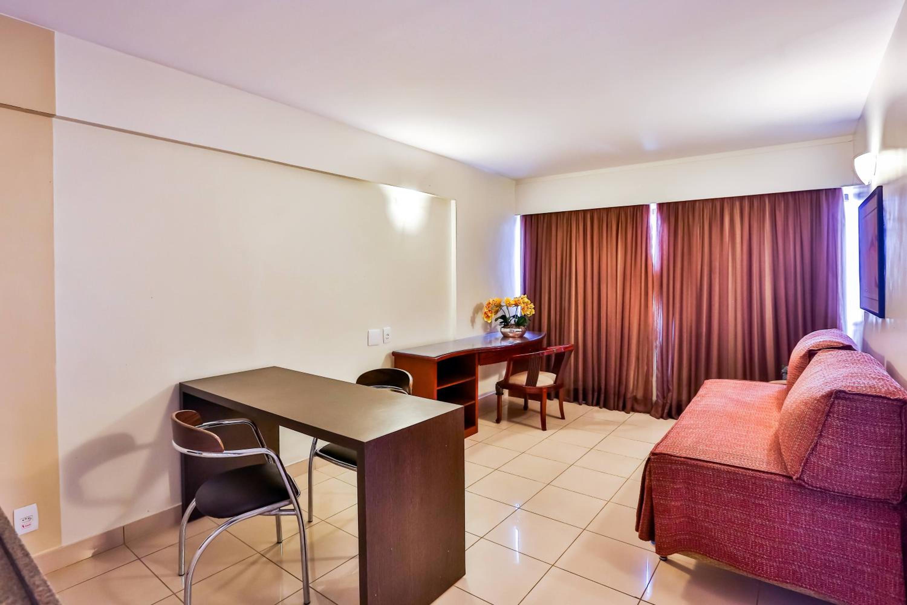 Golden Tulip Goiânia Address — Suite Deluxe Cama de Casal
