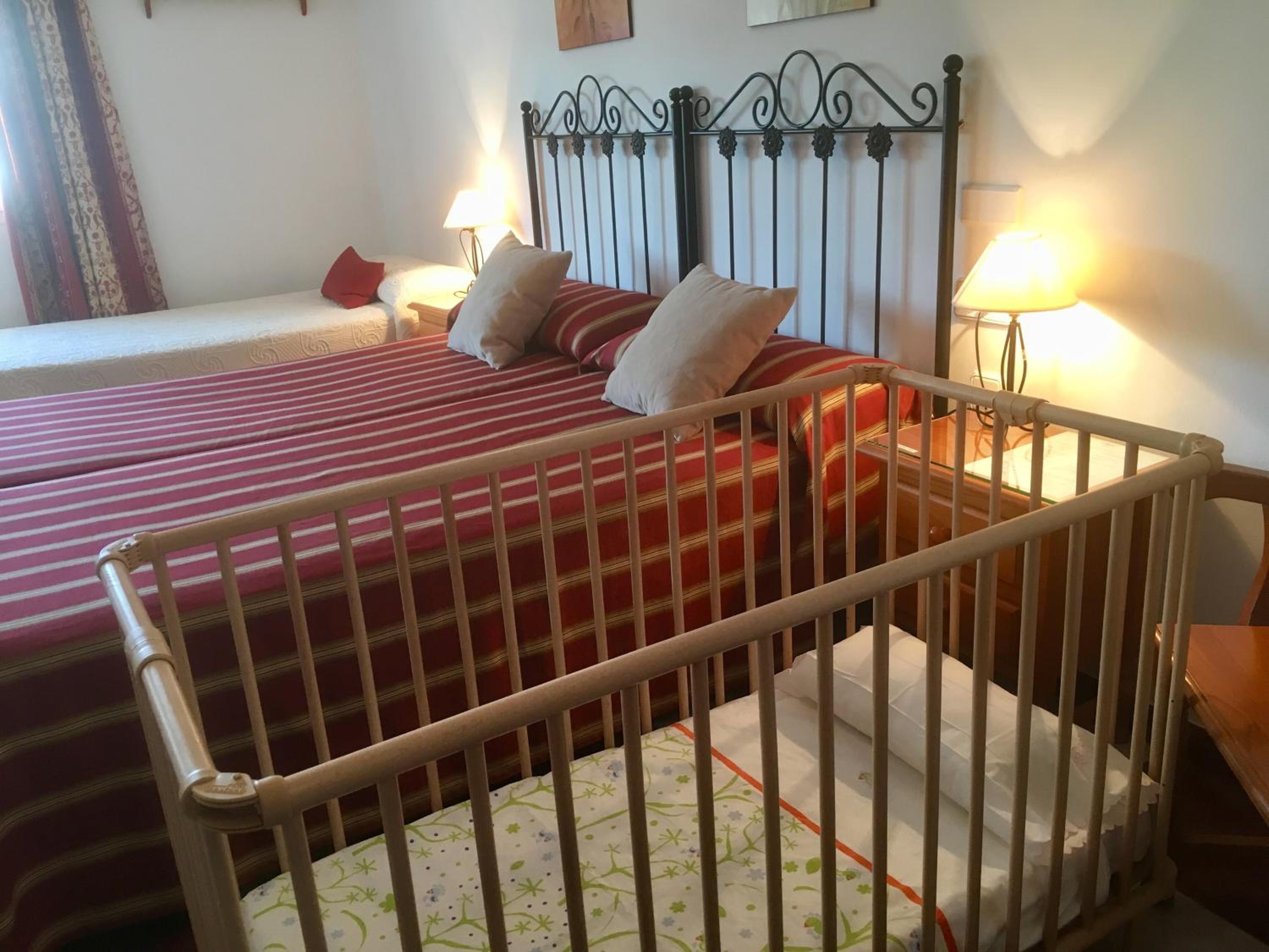 Double or Twin Room - Photo 7