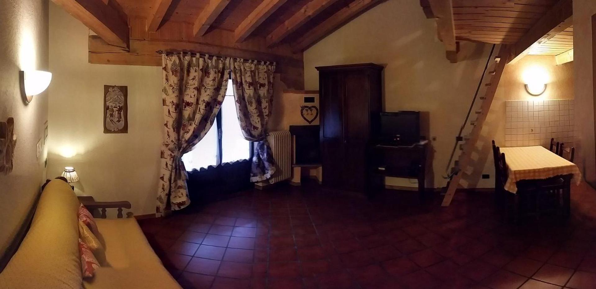 One-Bedroom Apartment photo 2
