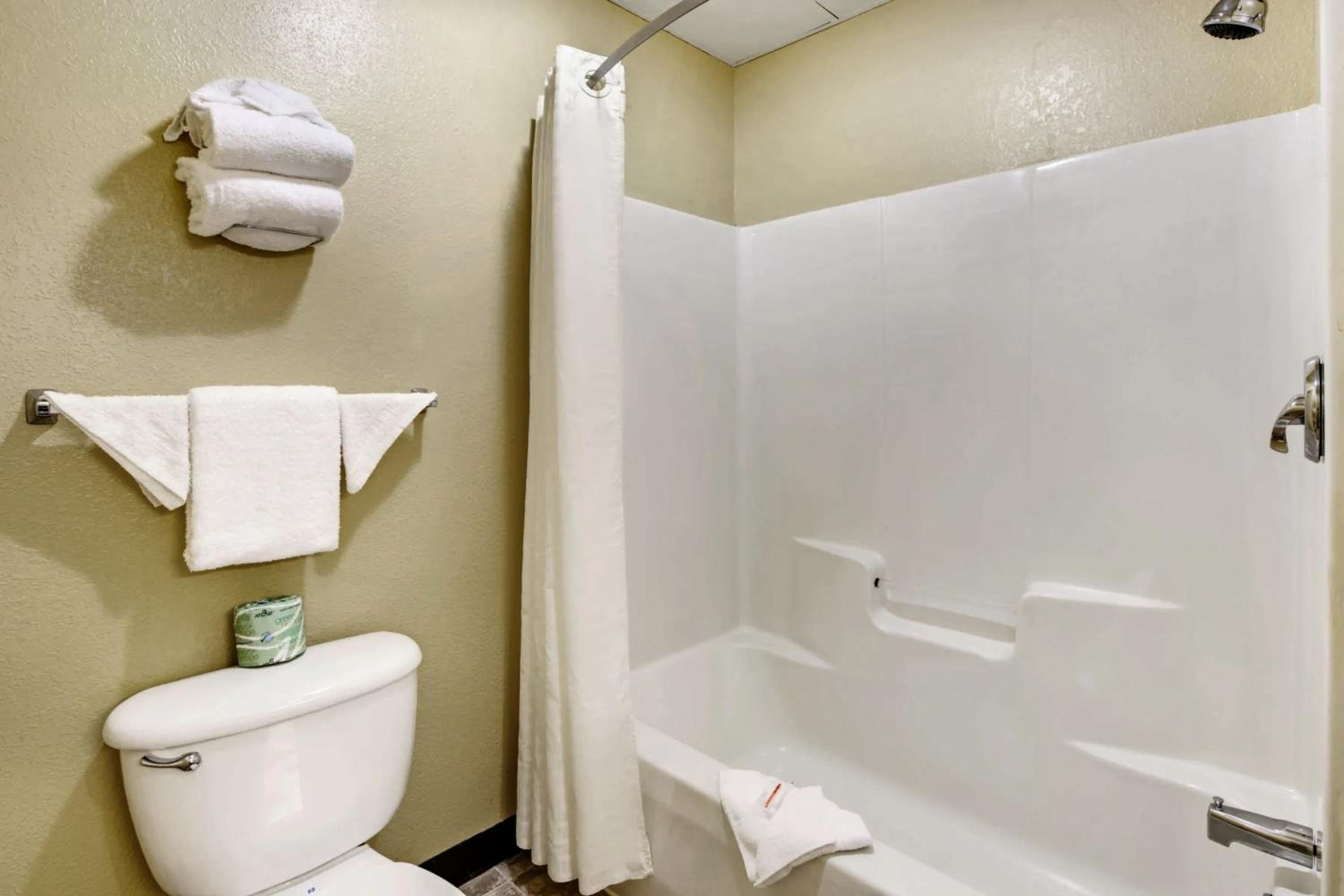 Double Room with Two Double Beds - Non-Smoking - Photo 2