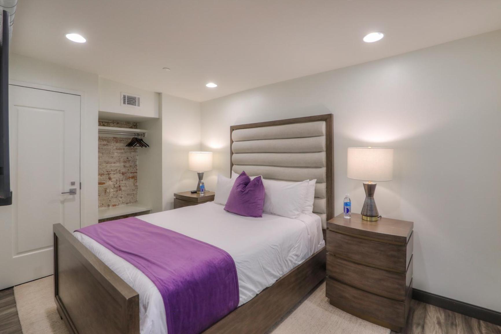 Icon Suite - Photo 7