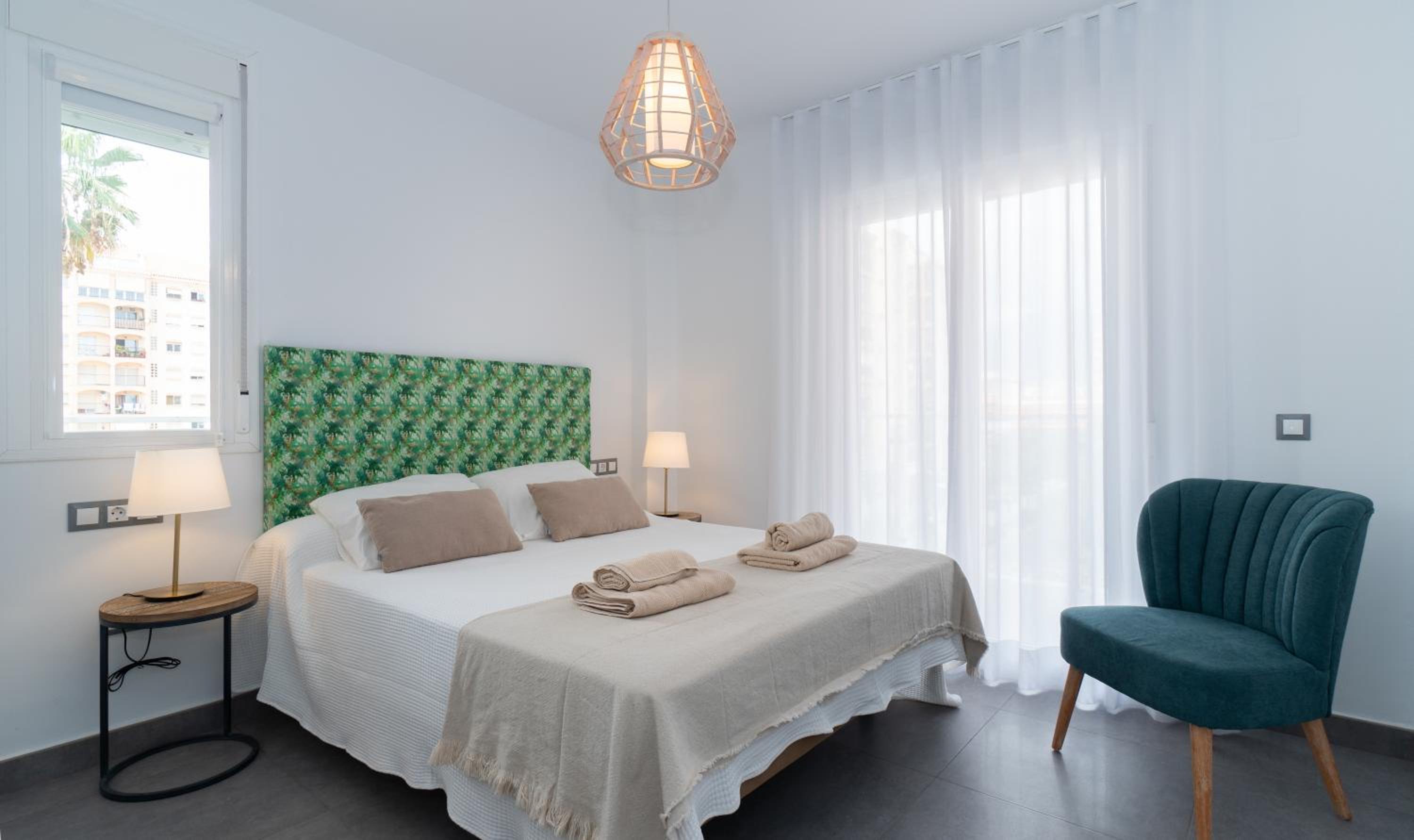 Apartamento de dos dormitorios con un baño