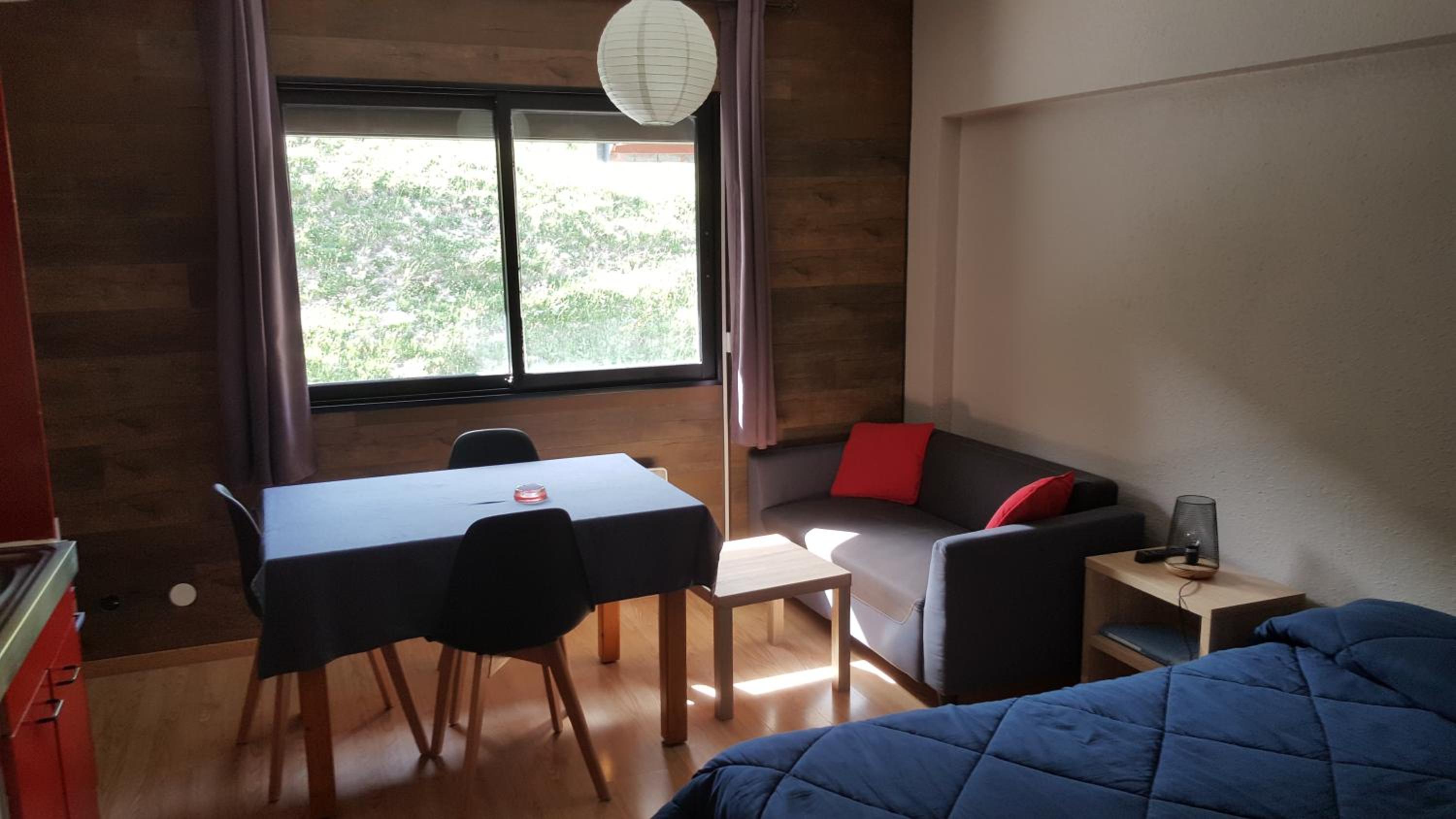 Studio (3 Adults)