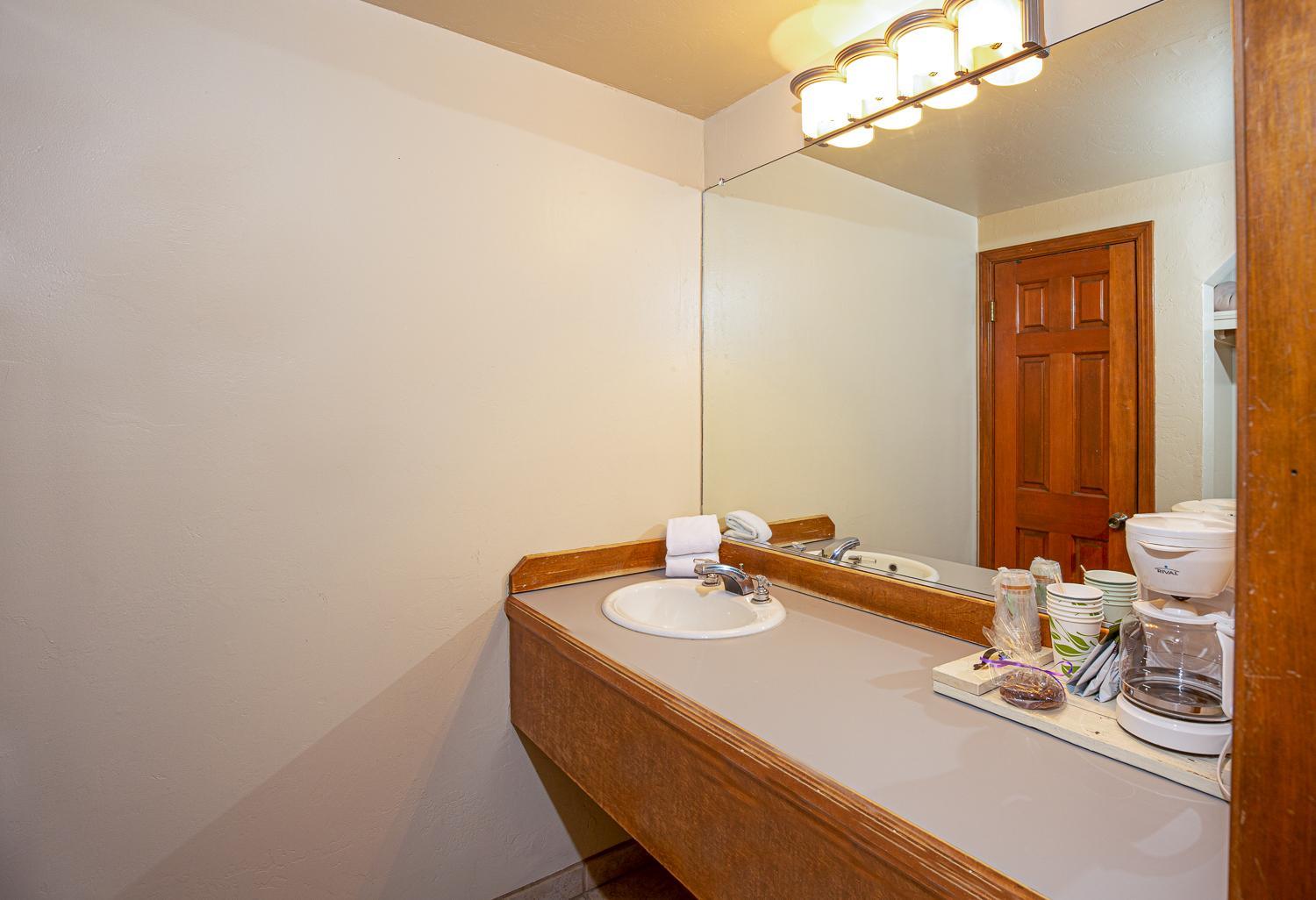 Queen Suite photo 2