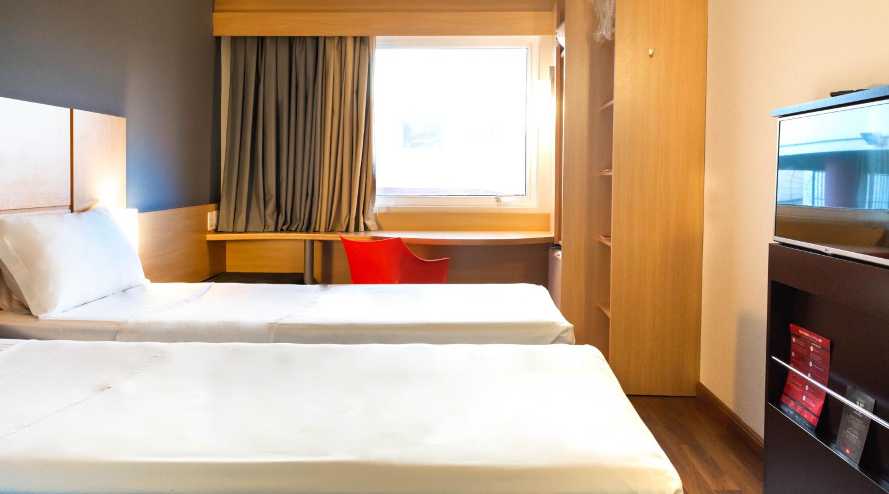Standard Twin Room photo 3