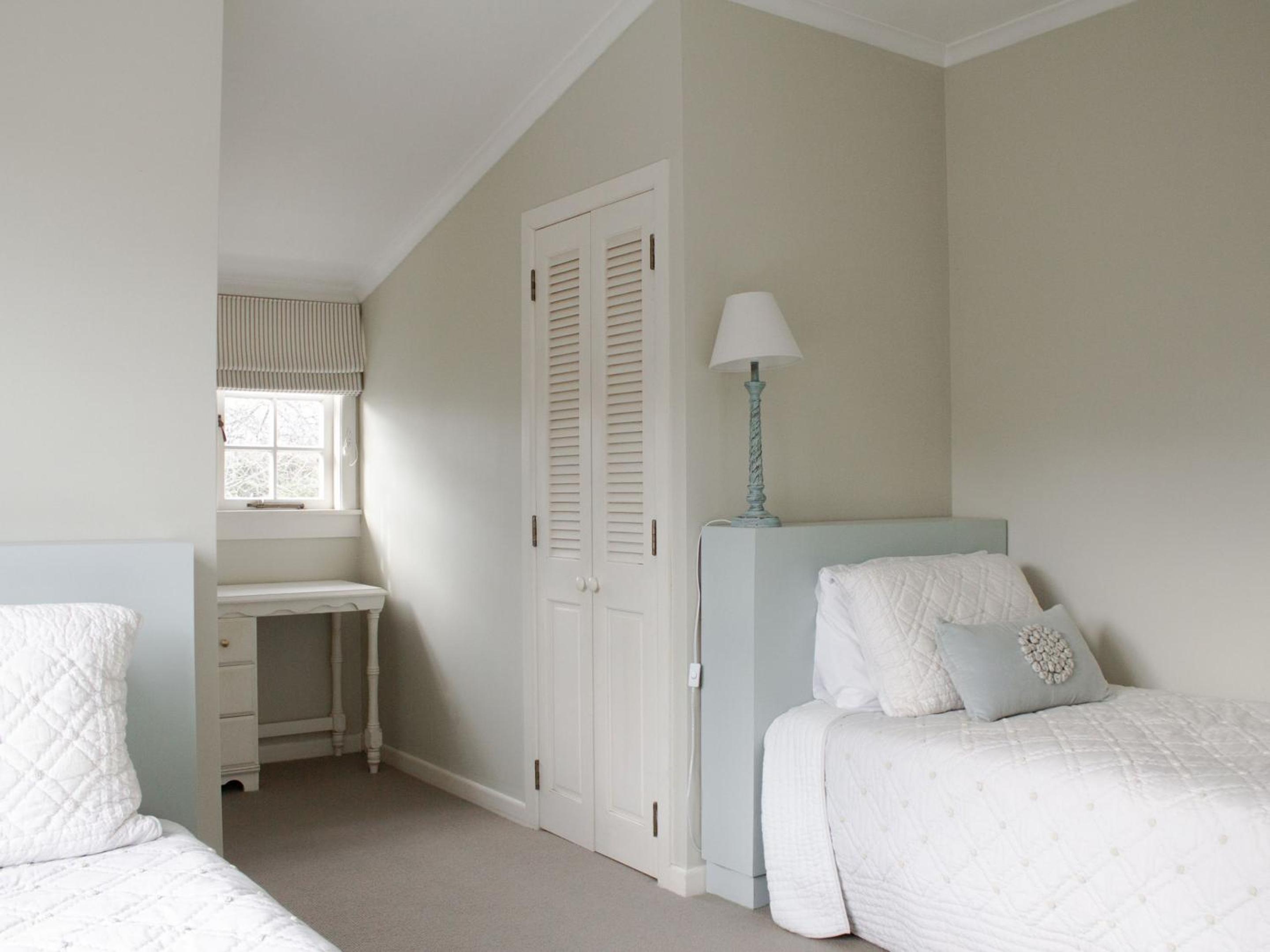 Five-Bedroom House - Photo 5