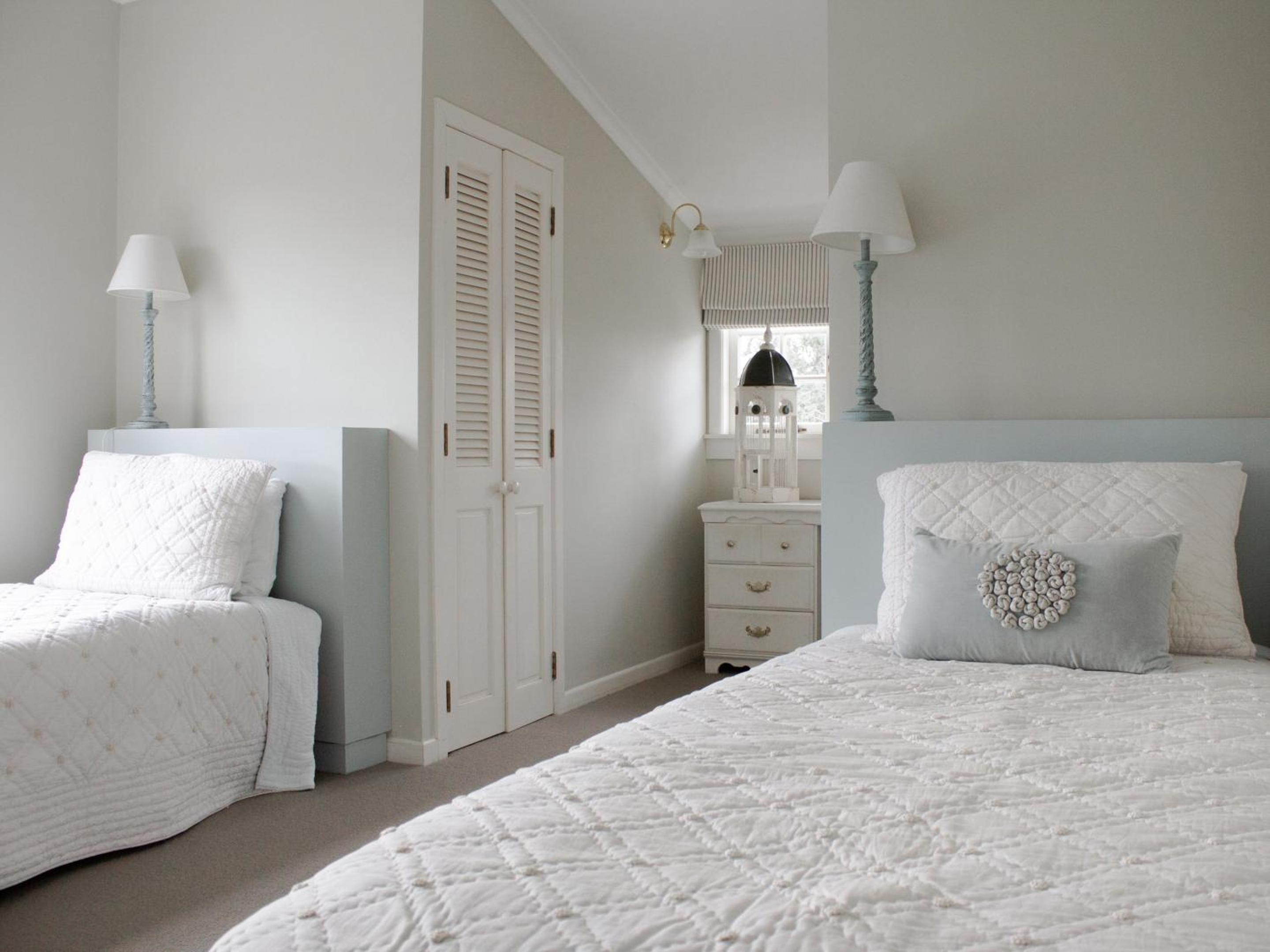Five-Bedroom House - Photo 4