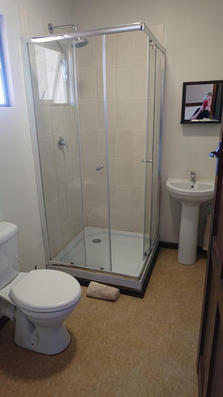 Two-Bedroom House - Photo 12